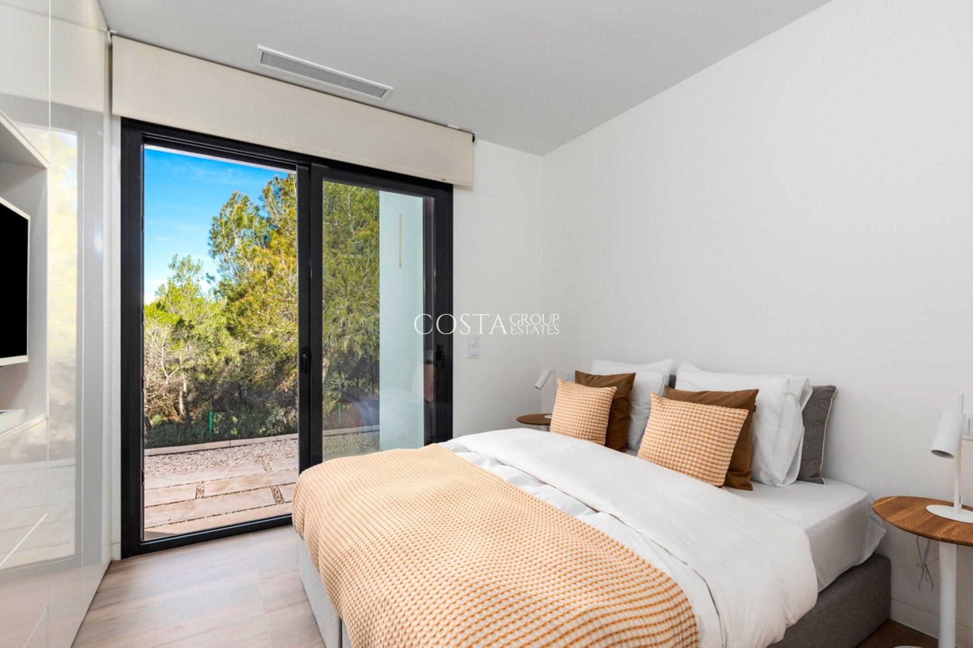Resale - Villa -
Orihuela - Las Colinas Golf