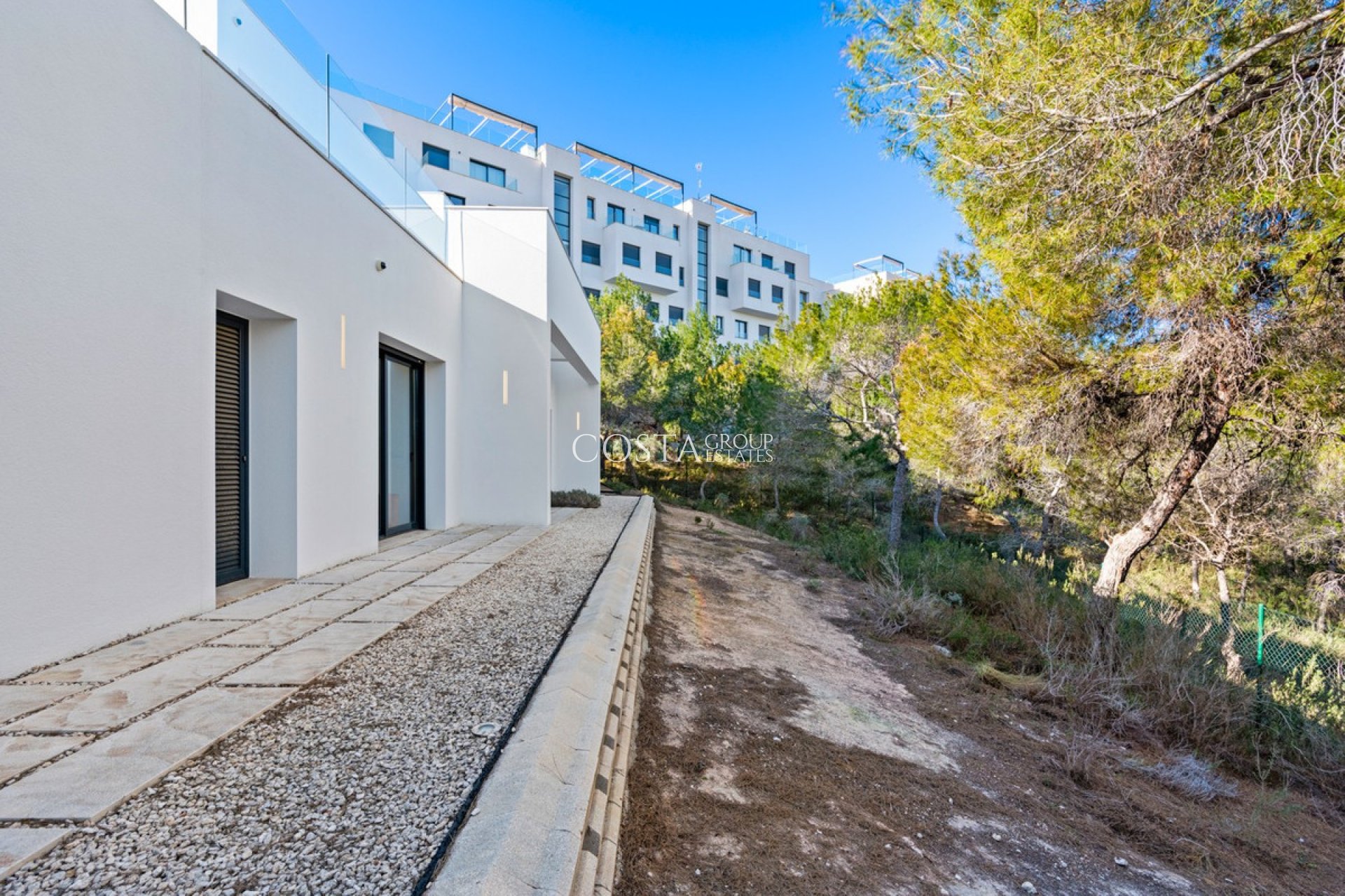 Resale - Villa -
Orihuela - Las Colinas Golf