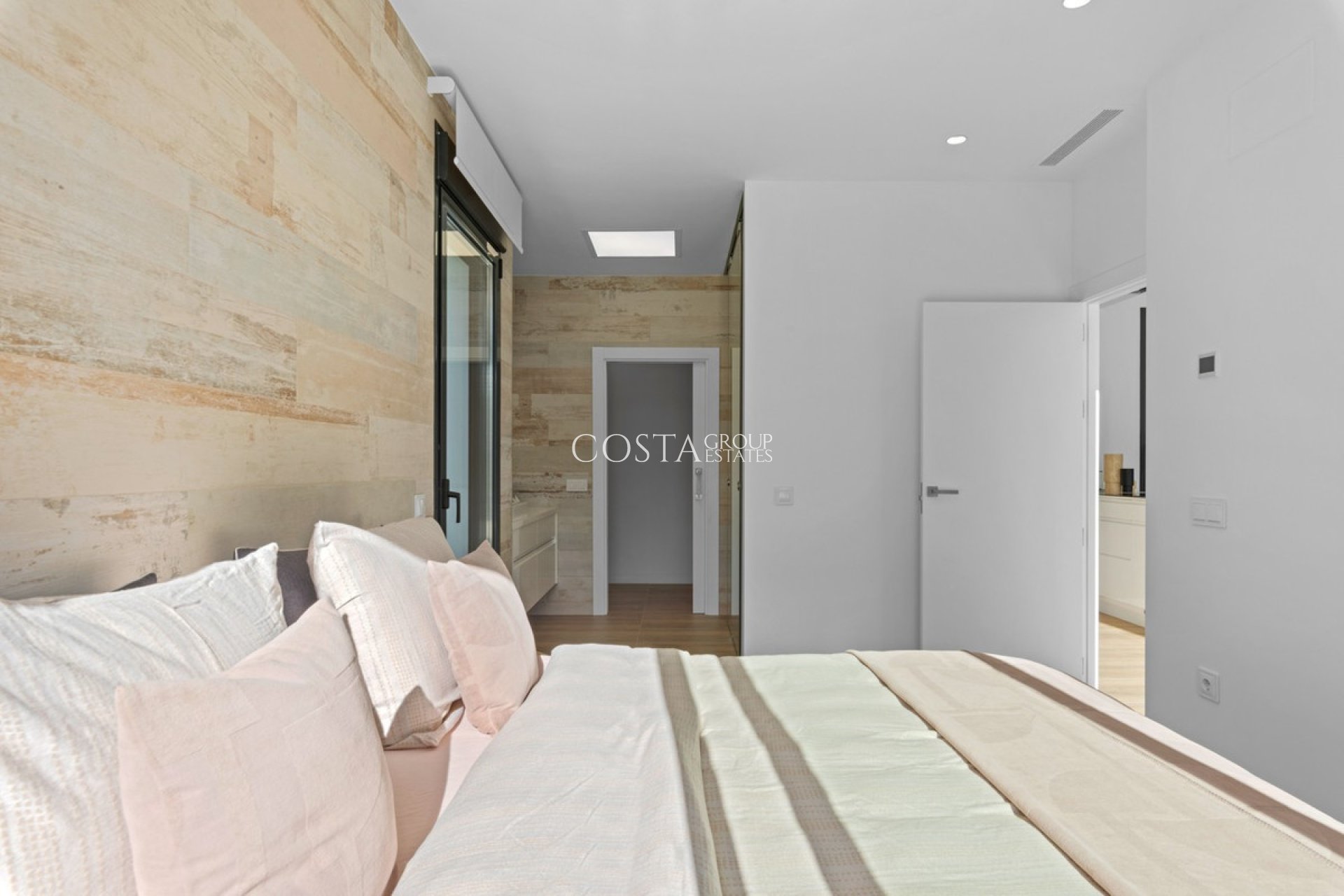 Resale - Villa -
Orihuela - Las Colinas Golf