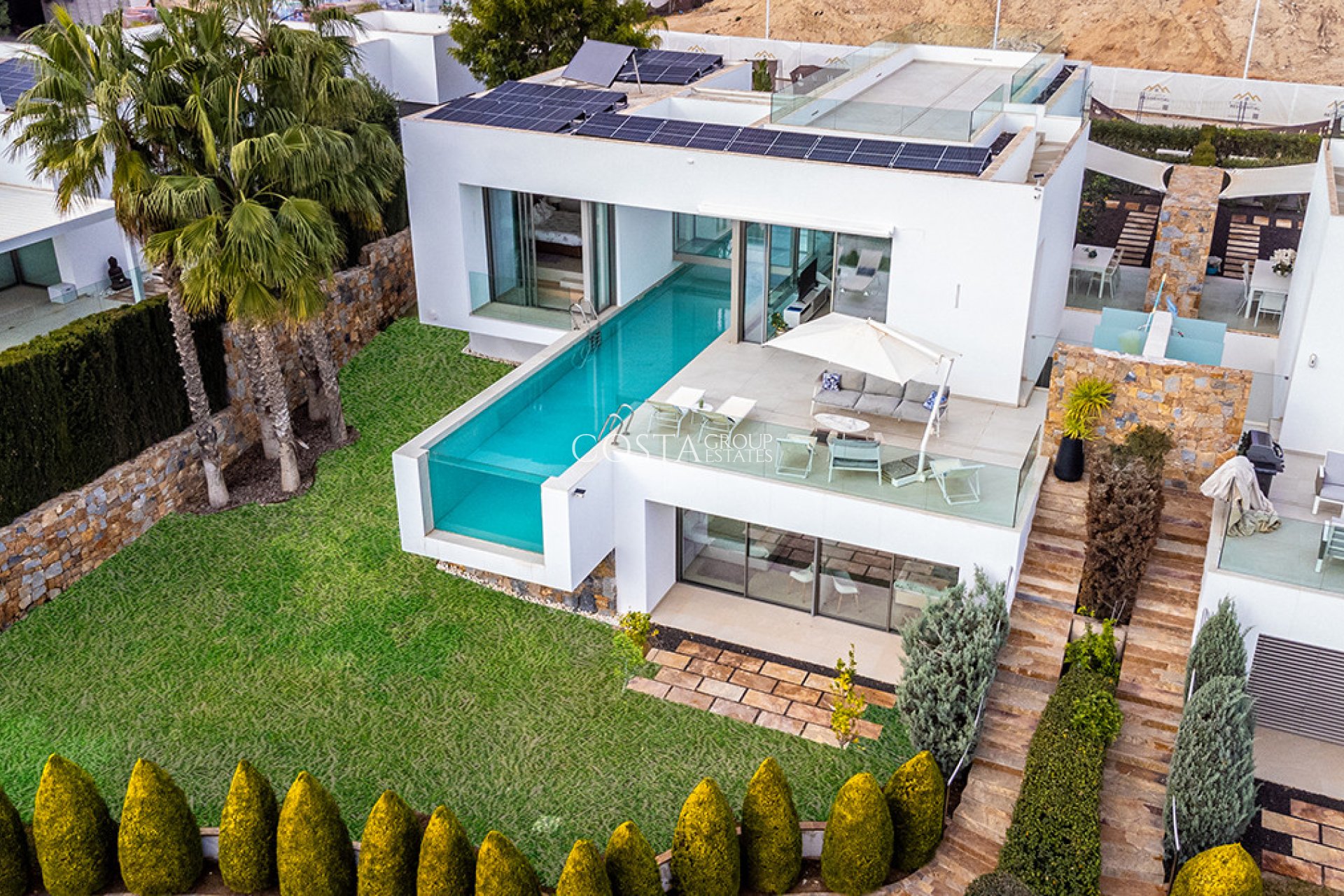 Resale - Villa -
Orihuela - Las Colinas Golf