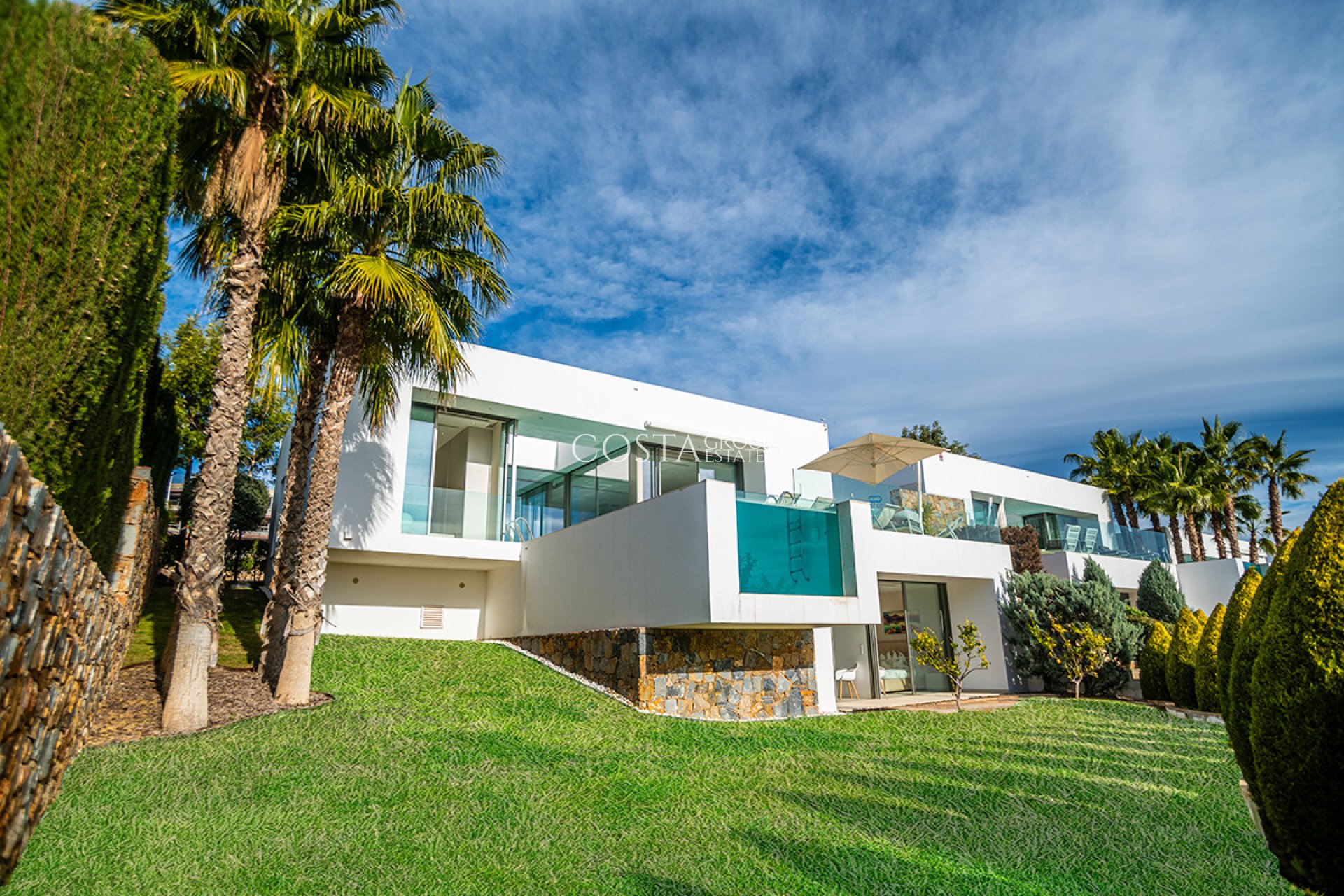 Resale - Villa -
Orihuela - Las Colinas Golf
