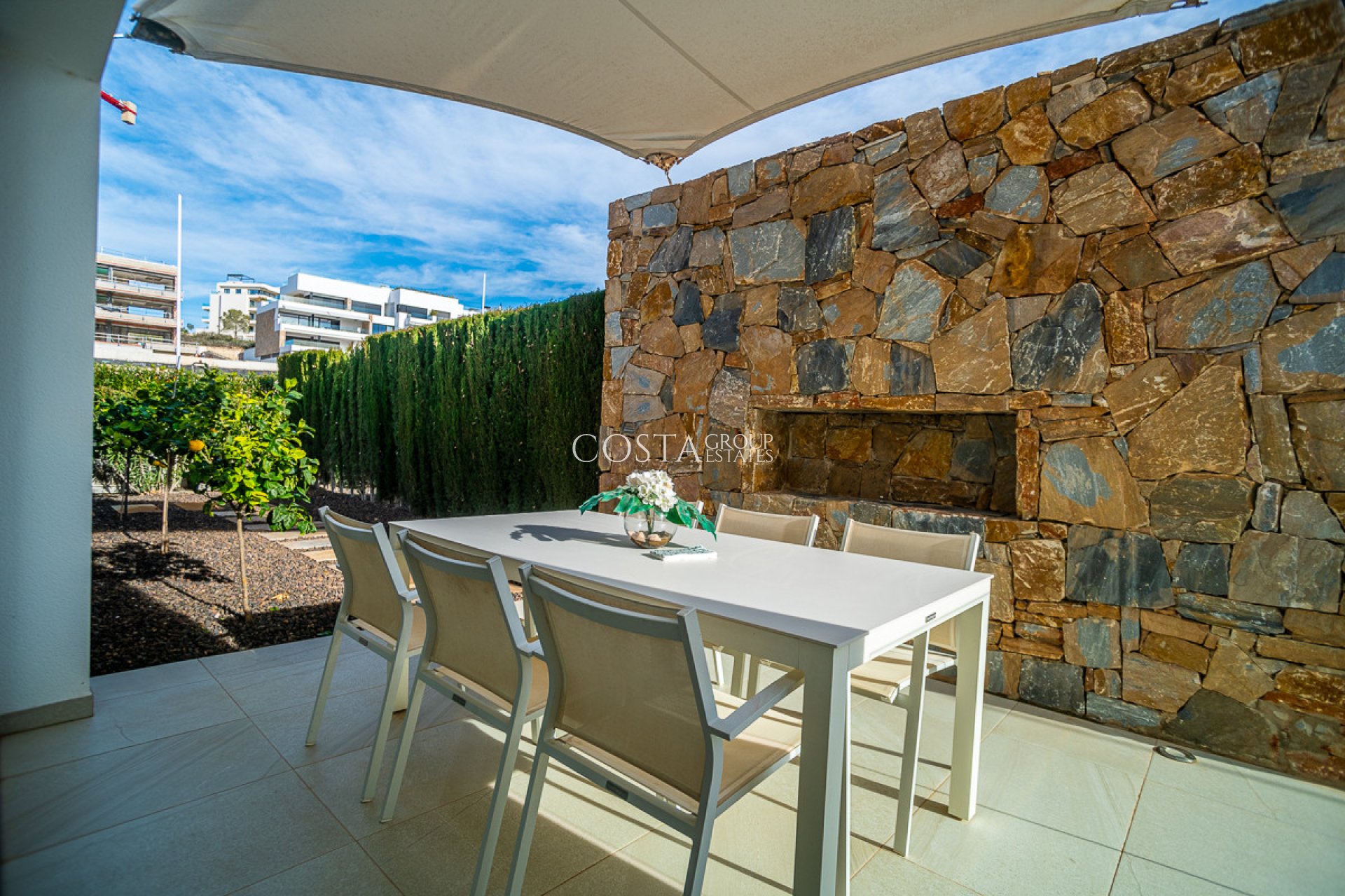 Resale - Villa -
Orihuela - Las Colinas Golf