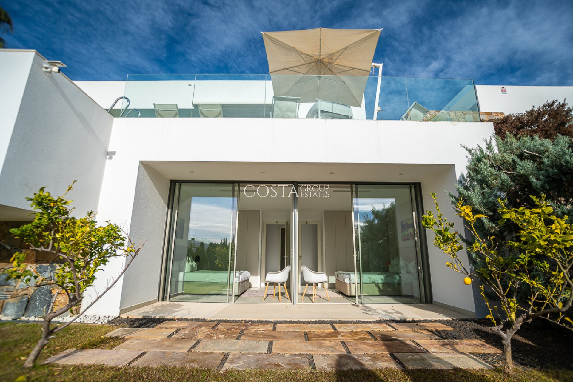 Resale - Villa -
Orihuela - Las Colinas Golf