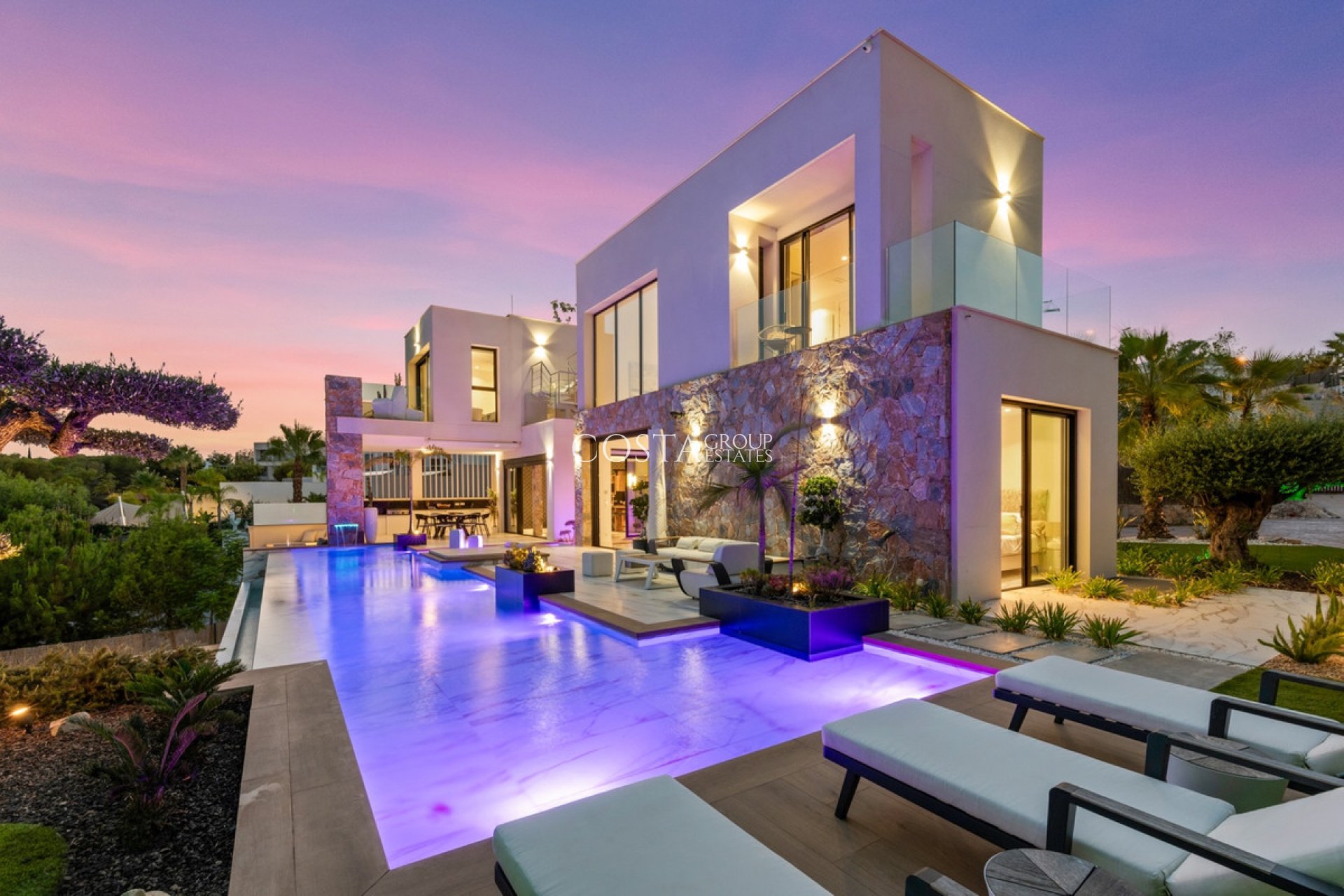 Resale - Villa -
Orihuela - Las Colinas Golf