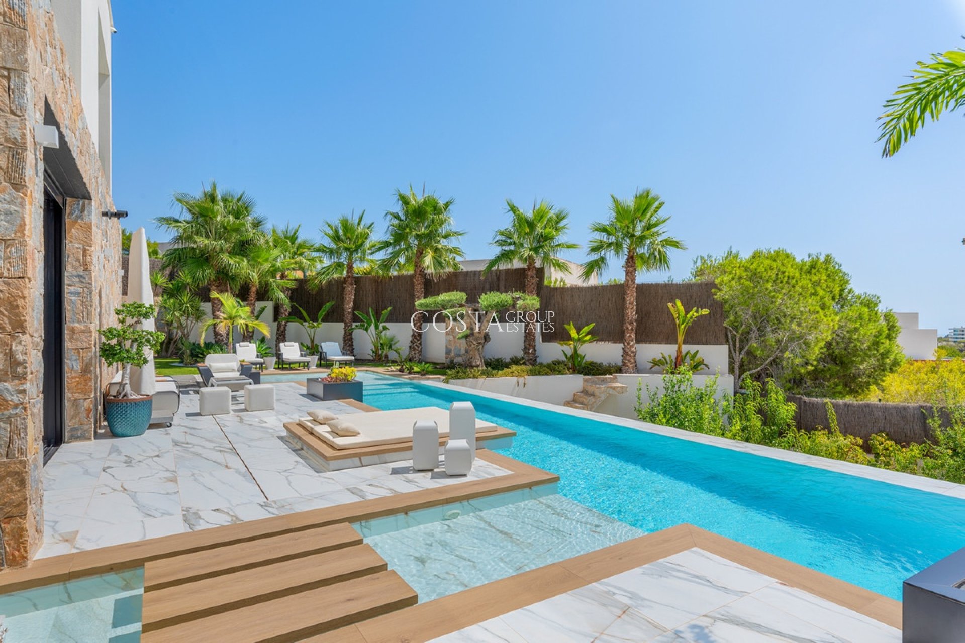 Resale - Villa -
Orihuela - Las Colinas Golf