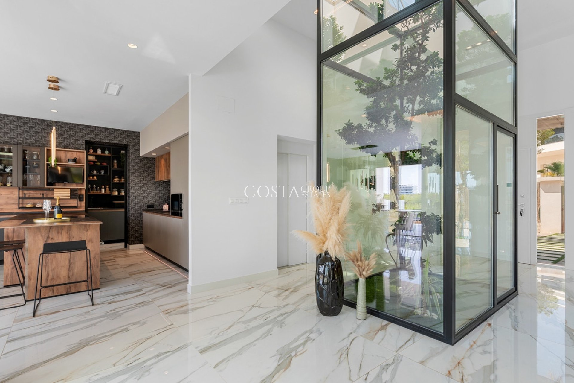 Resale - Villa -
Orihuela - Las Colinas Golf
