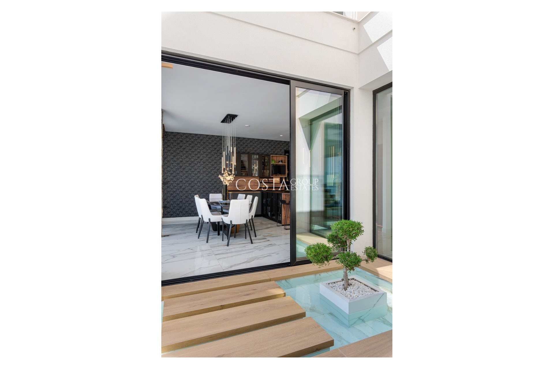 Resale - Villa -
Orihuela - Las Colinas Golf