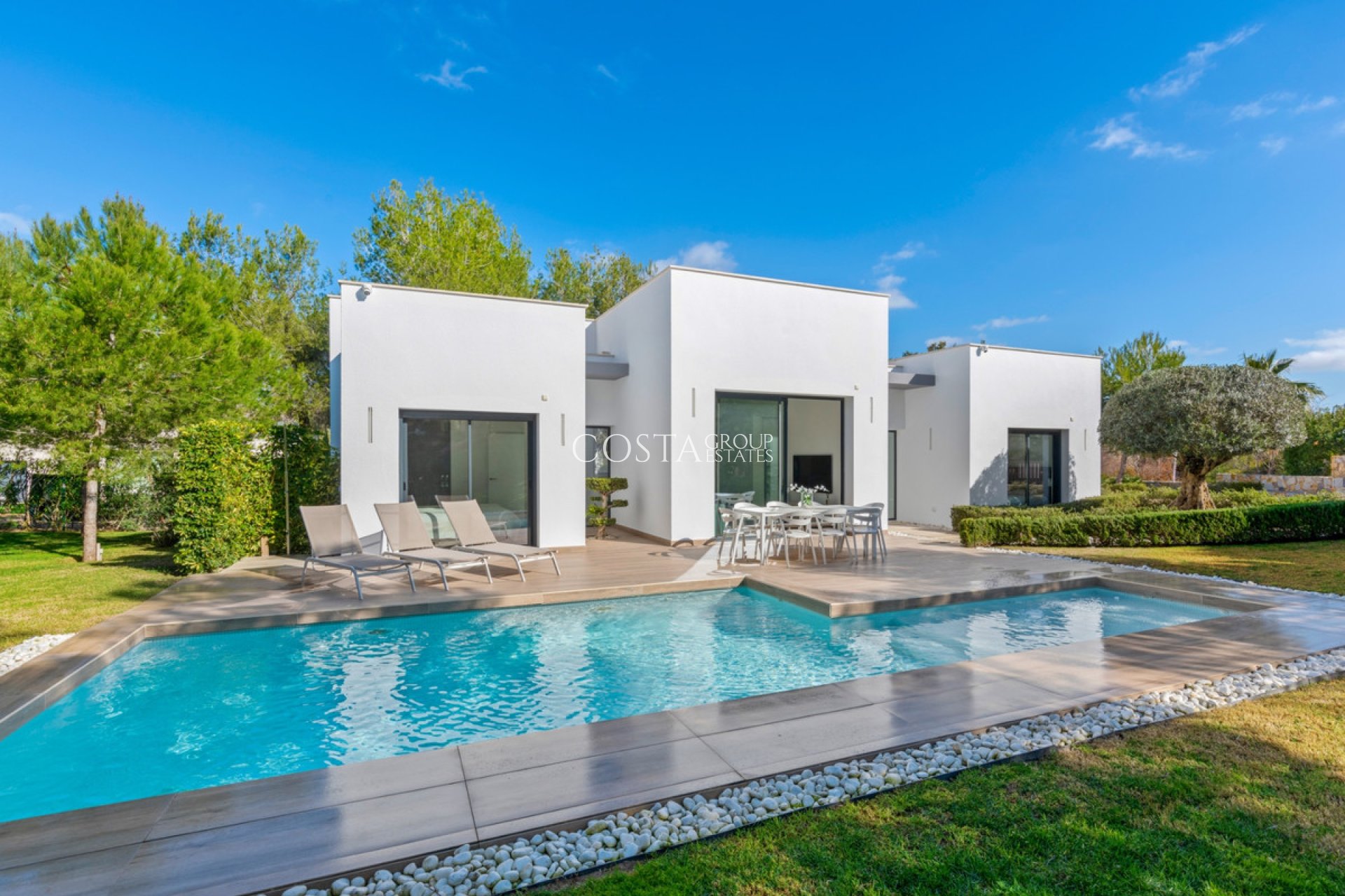 Resale - Villa -
Orihuela - Las Colinas Golf