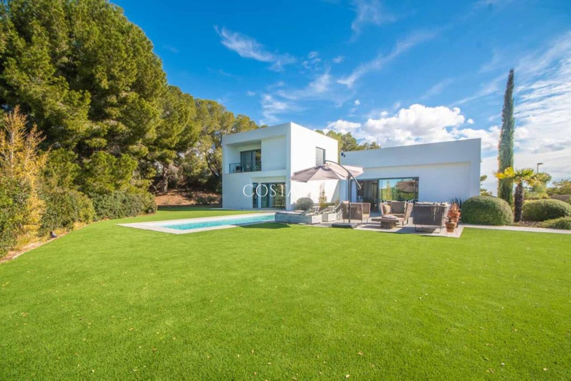 Resale - Villa -
Orihuela - Las Colinas Golf