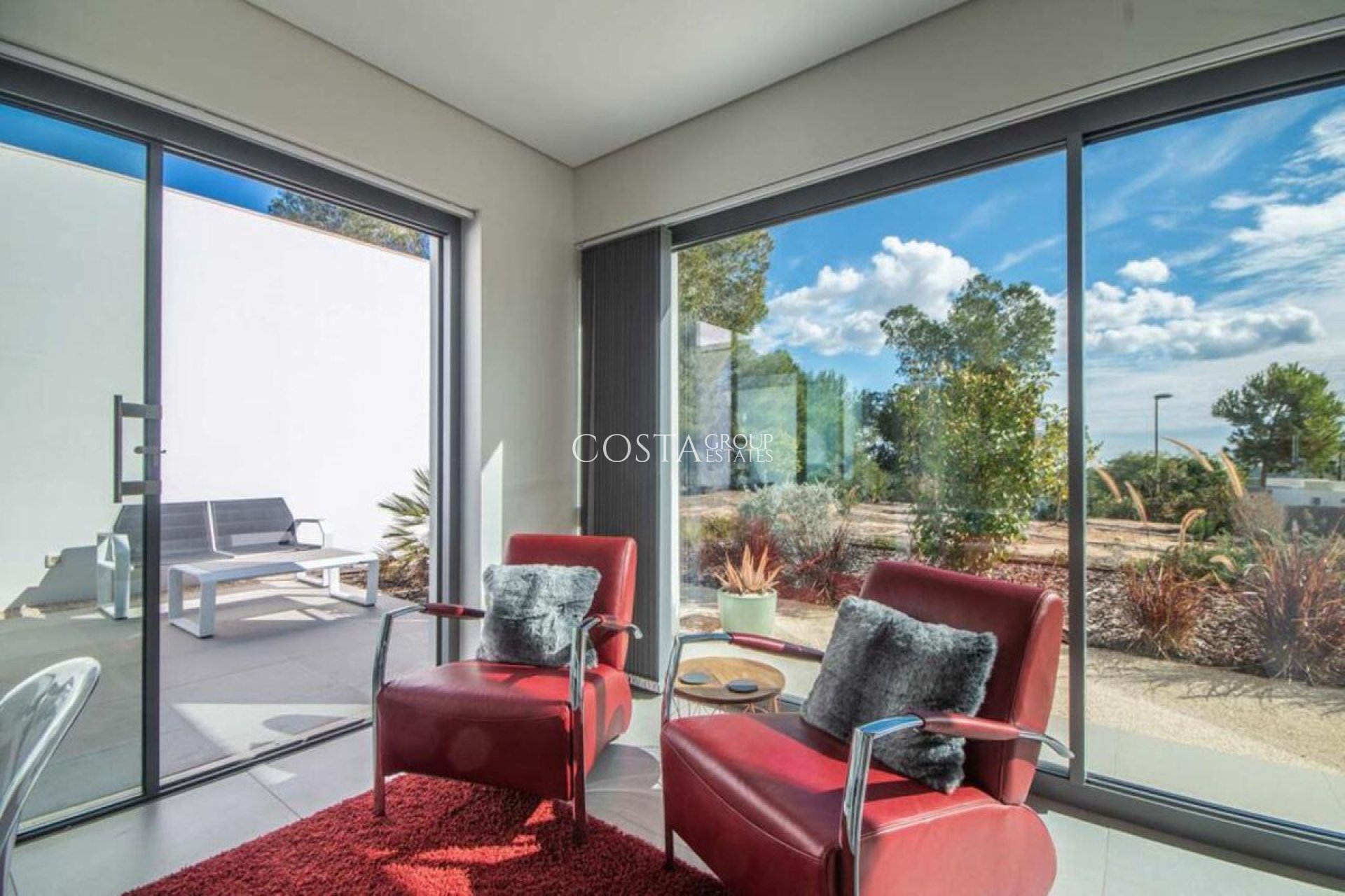 Resale - Villa -
Orihuela - Las Colinas Golf