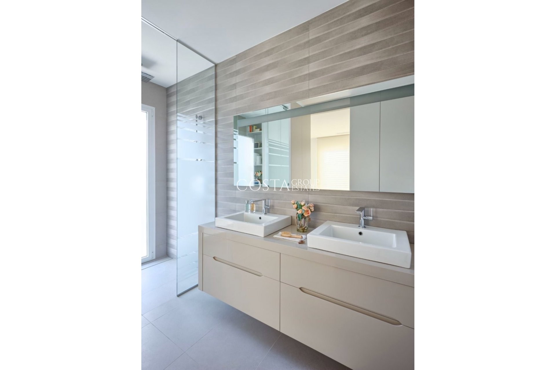 Resale - Villa -
Orihuela - Las Colinas Golf