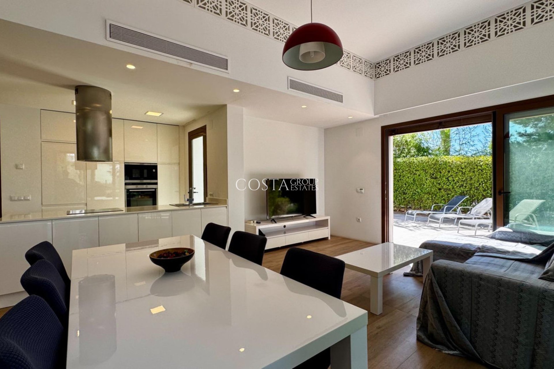 Resale - Villa -
Orihuela - Las Colinas Golf