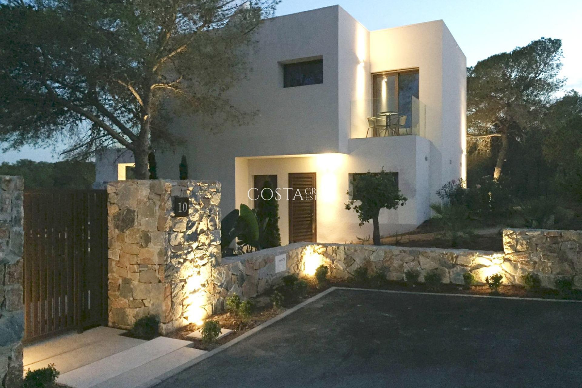 Resale - Villa -
Orihuela - Las Colinas Golf