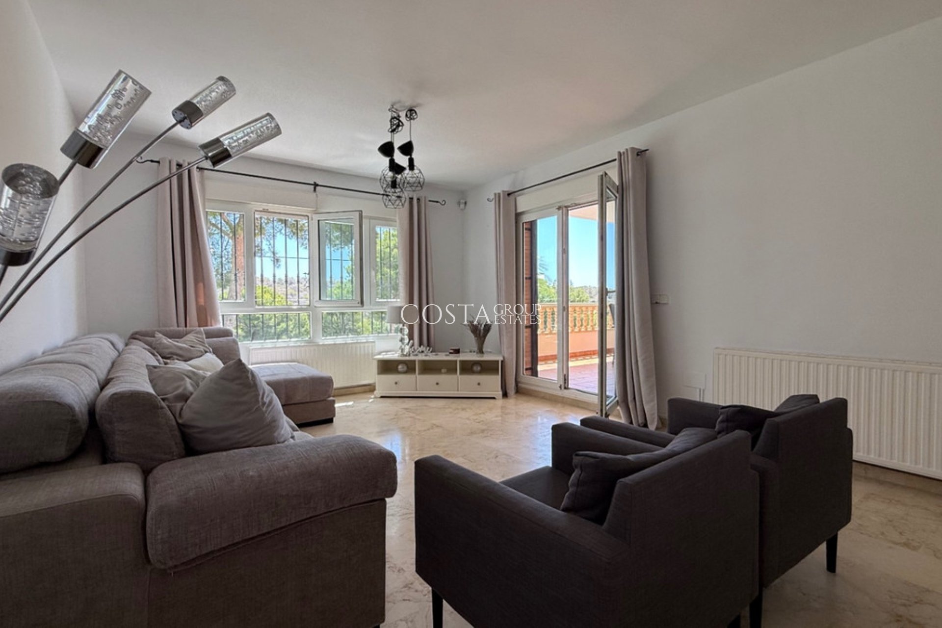 Resale - Villa -
Orihuela - Las Ramblas Golf