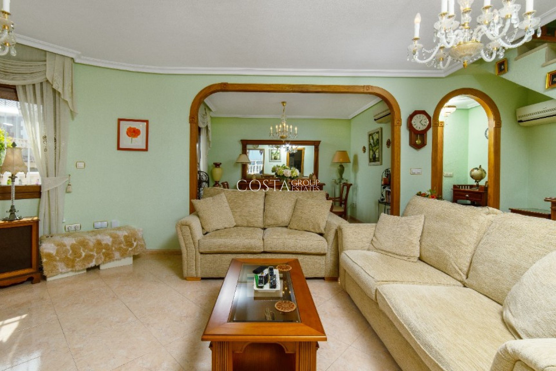 Resale - Villa -
Orihuela - Los Altos