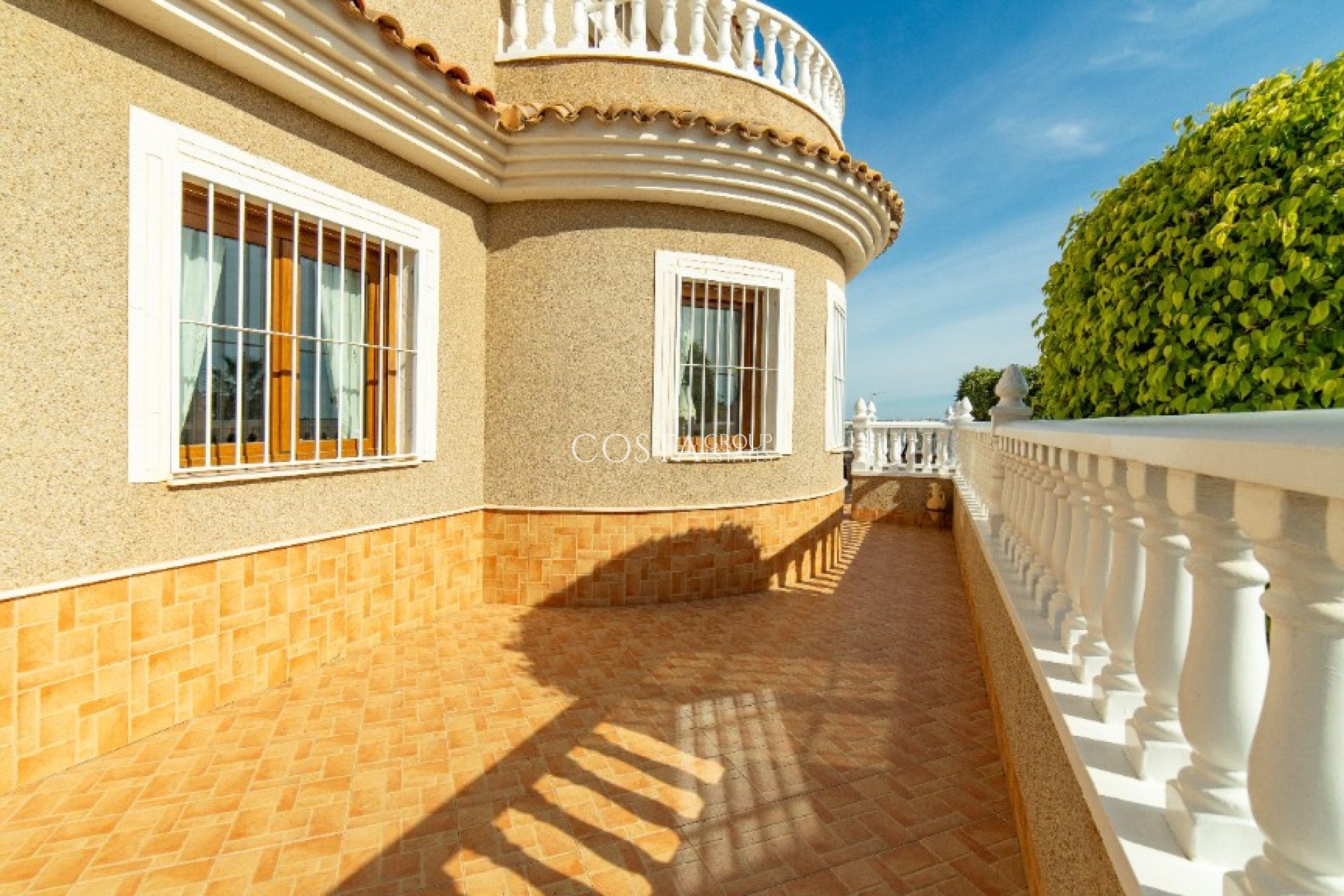 Resale - Villa -
Orihuela - Los Altos