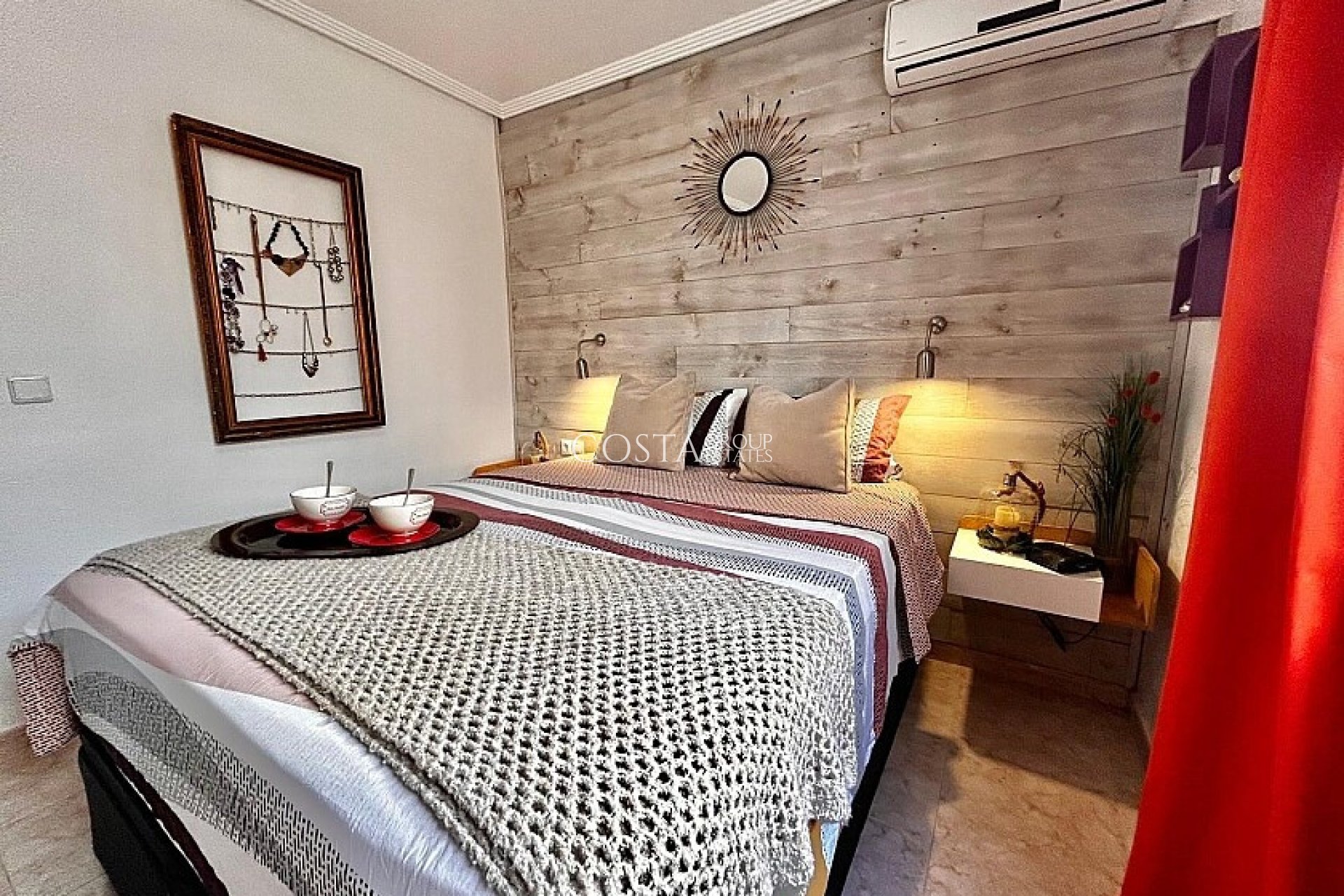 Resale - Villa -
Orihuela - Los Altos