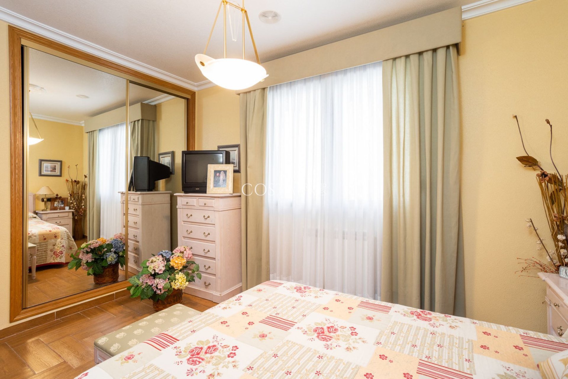 Resale - Villa -
Orihuela - Los Altos