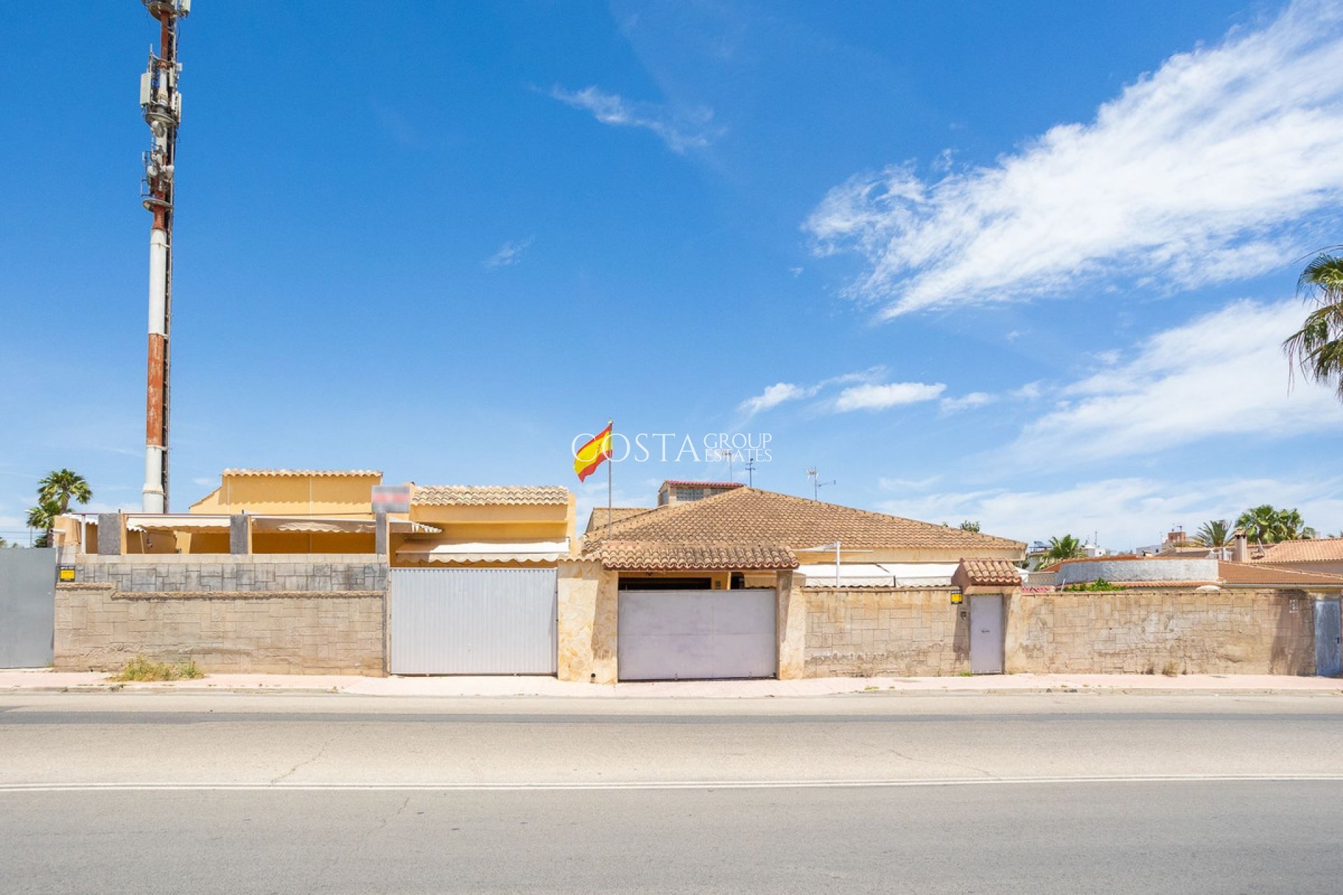 Resale - Villa -
Orihuela - Los Altos