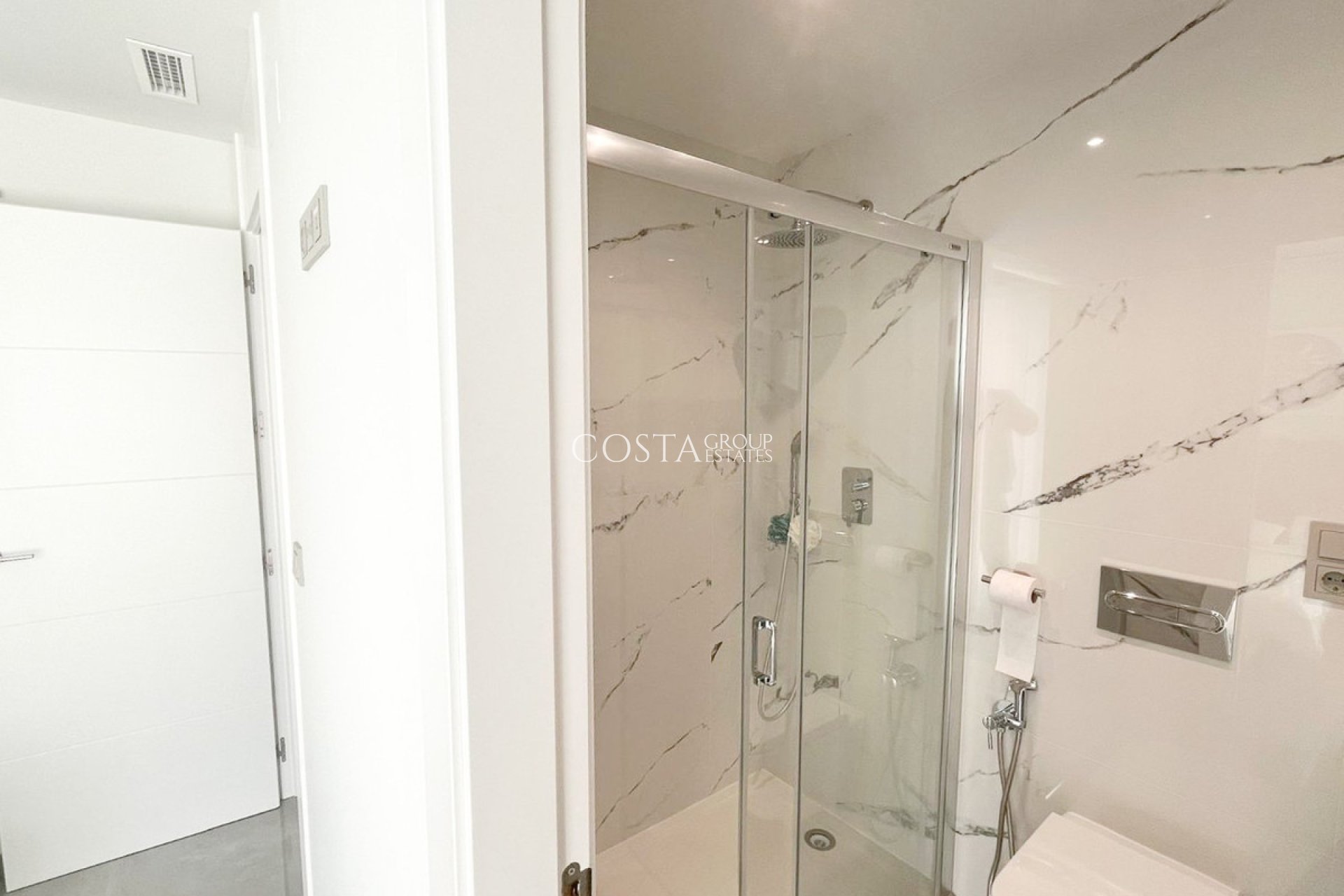 Resale - Villa -
Orihuela - Los Altos