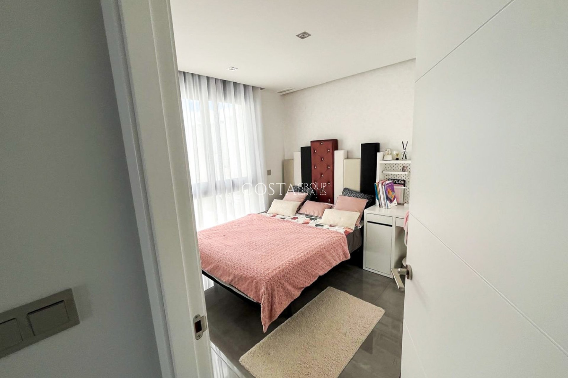 Resale - Villa -
Orihuela - Los Altos