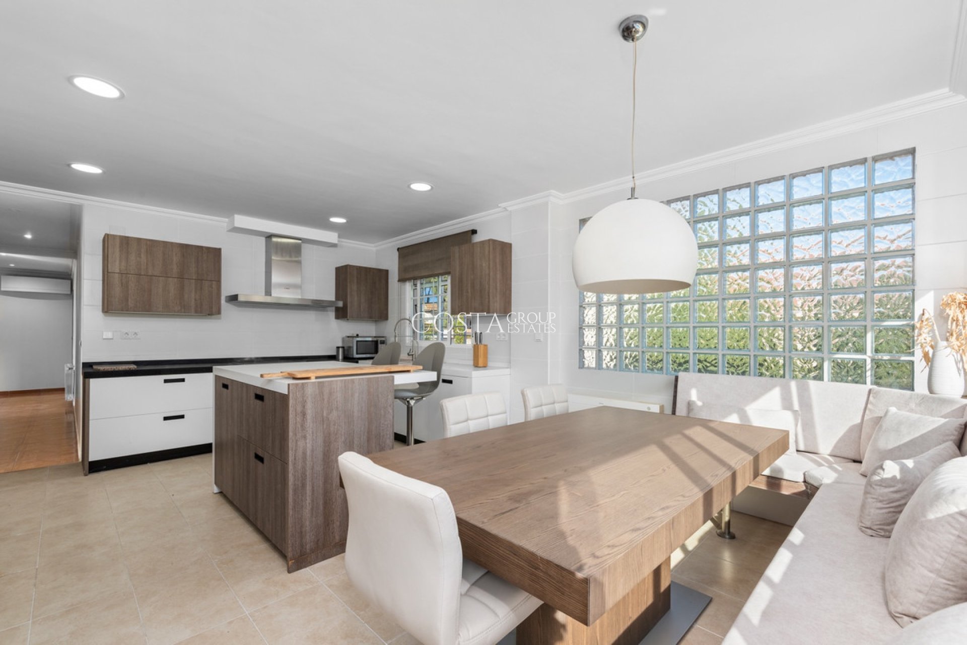 Resale - Villa -
Orihuela - Los Balcones