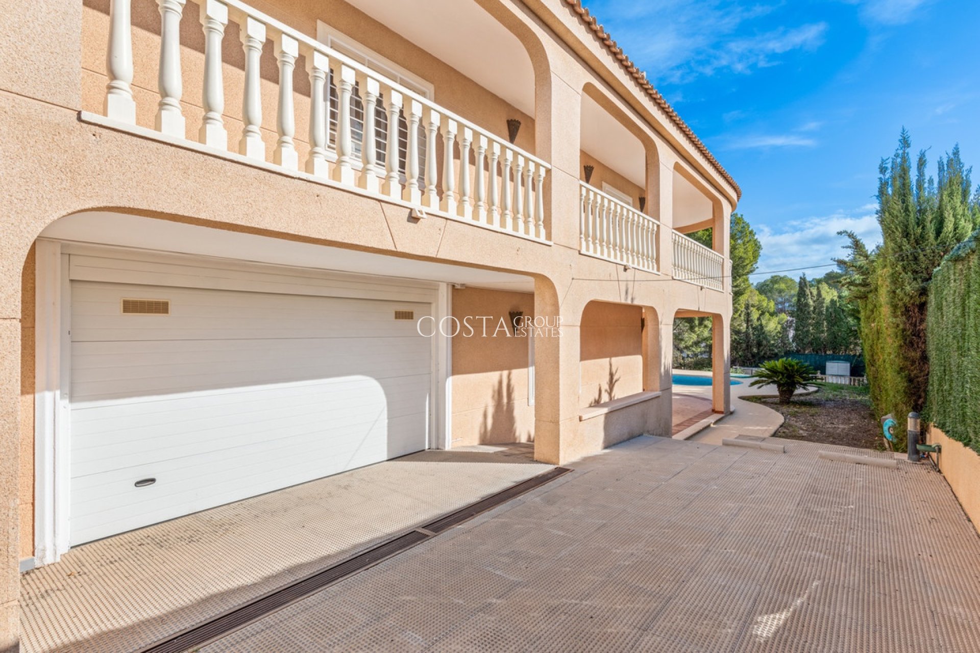 Resale - Villa -
Orihuela - Los Balcones