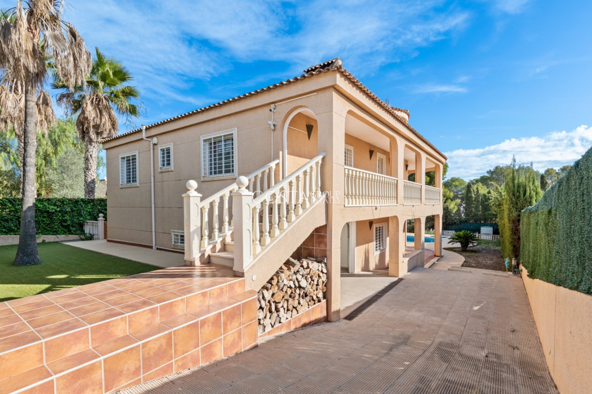 Resale - Villa -
Orihuela - Los Balcones