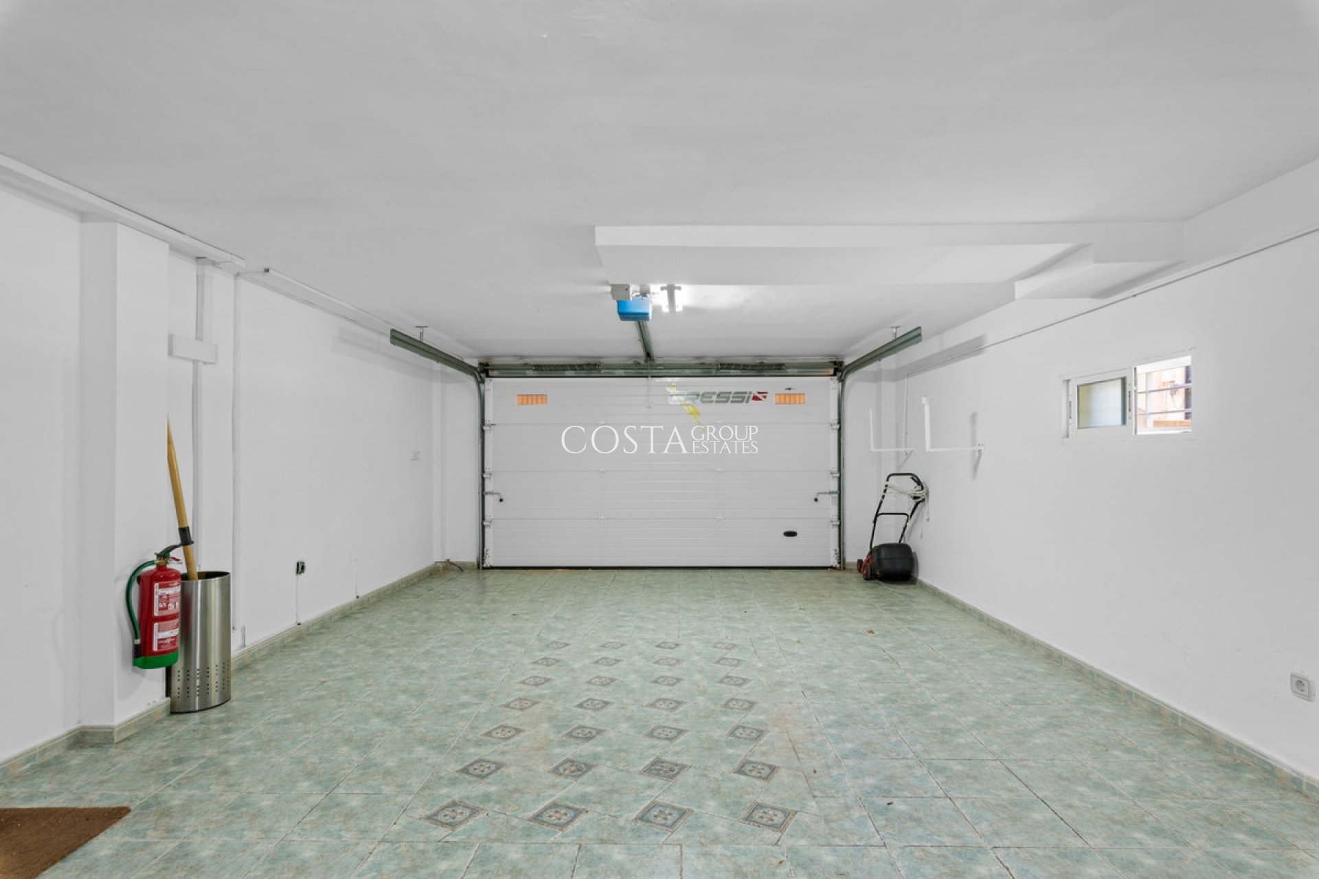 Resale - Villa -
Orihuela - Los Balcones