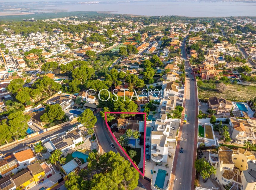 Resale - Villa -
Orihuela - Los Balcones