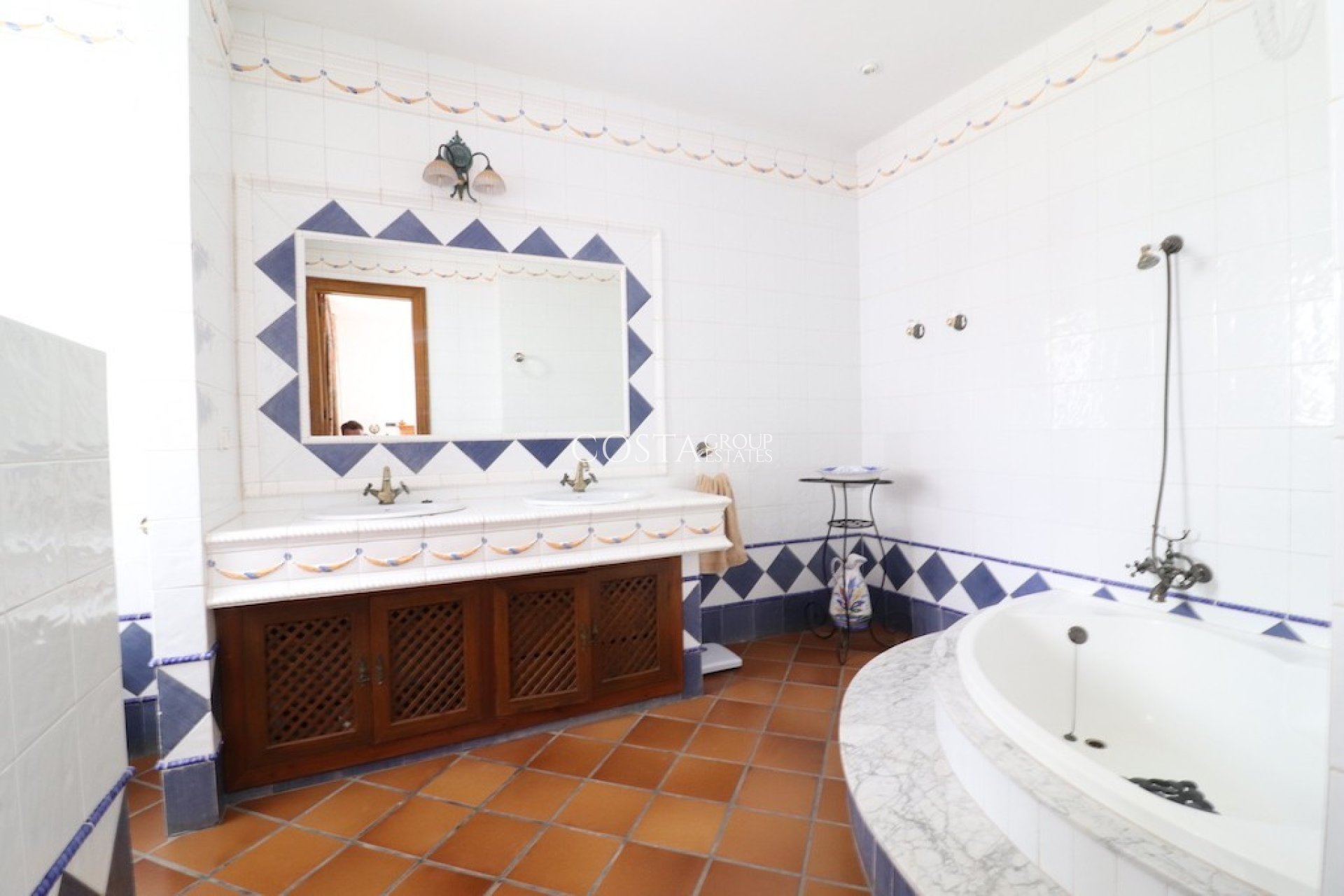 Resale - Villa -
Orihuela - Mil Palmeras