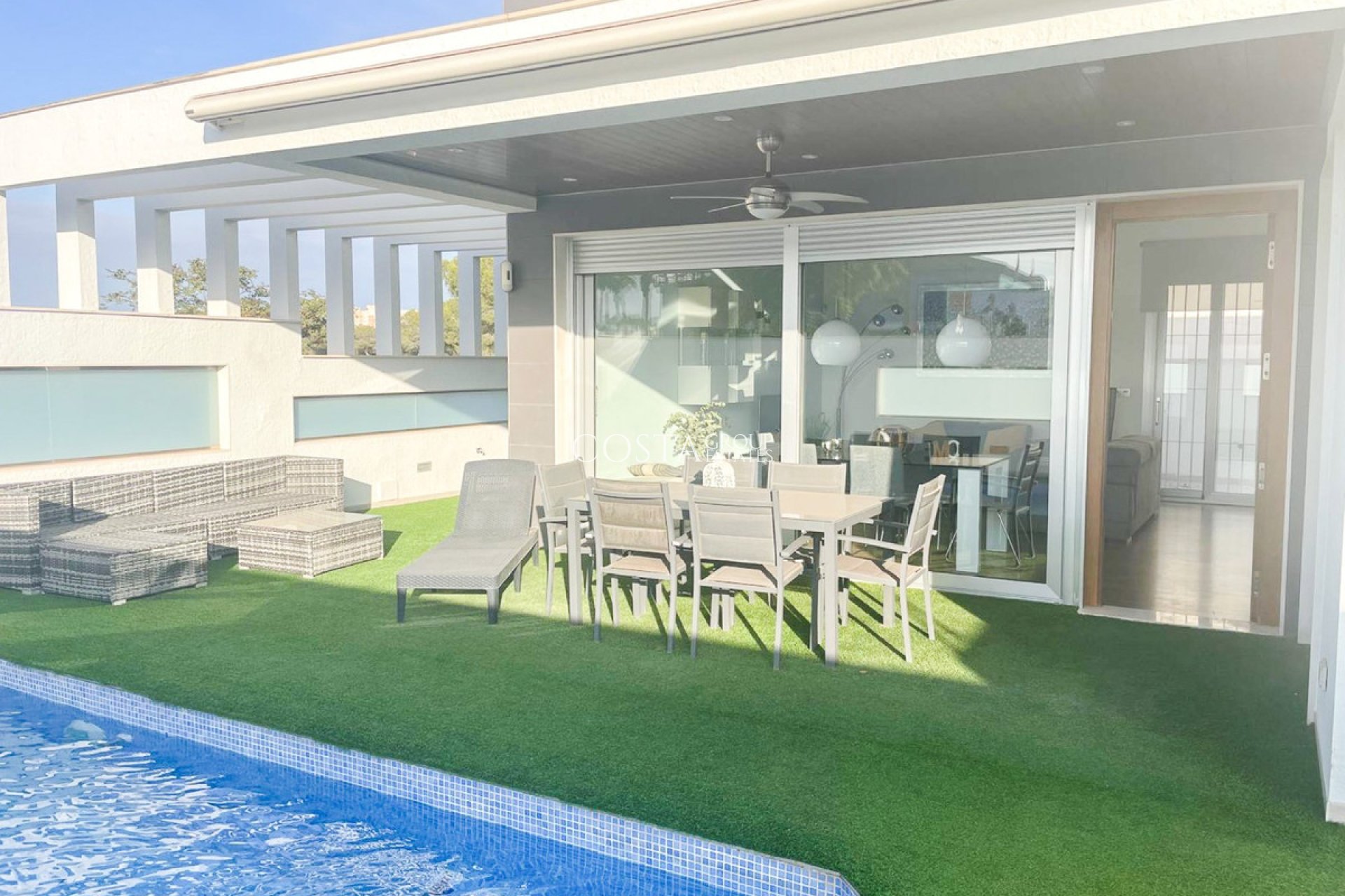 Resale - Villa -
Orihuela - Mil Palmeras