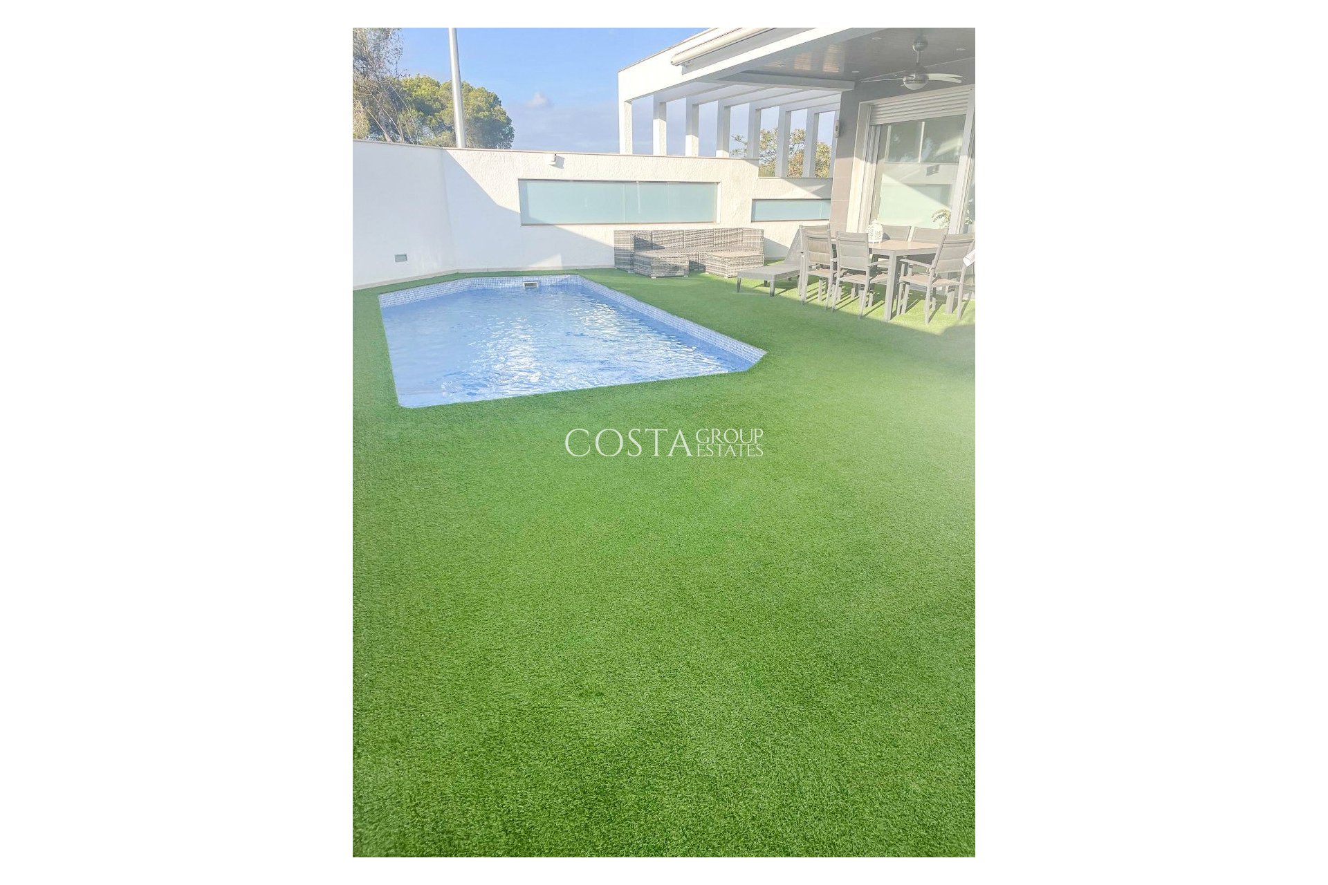 Resale - Villa -
Orihuela - Mil Palmeras