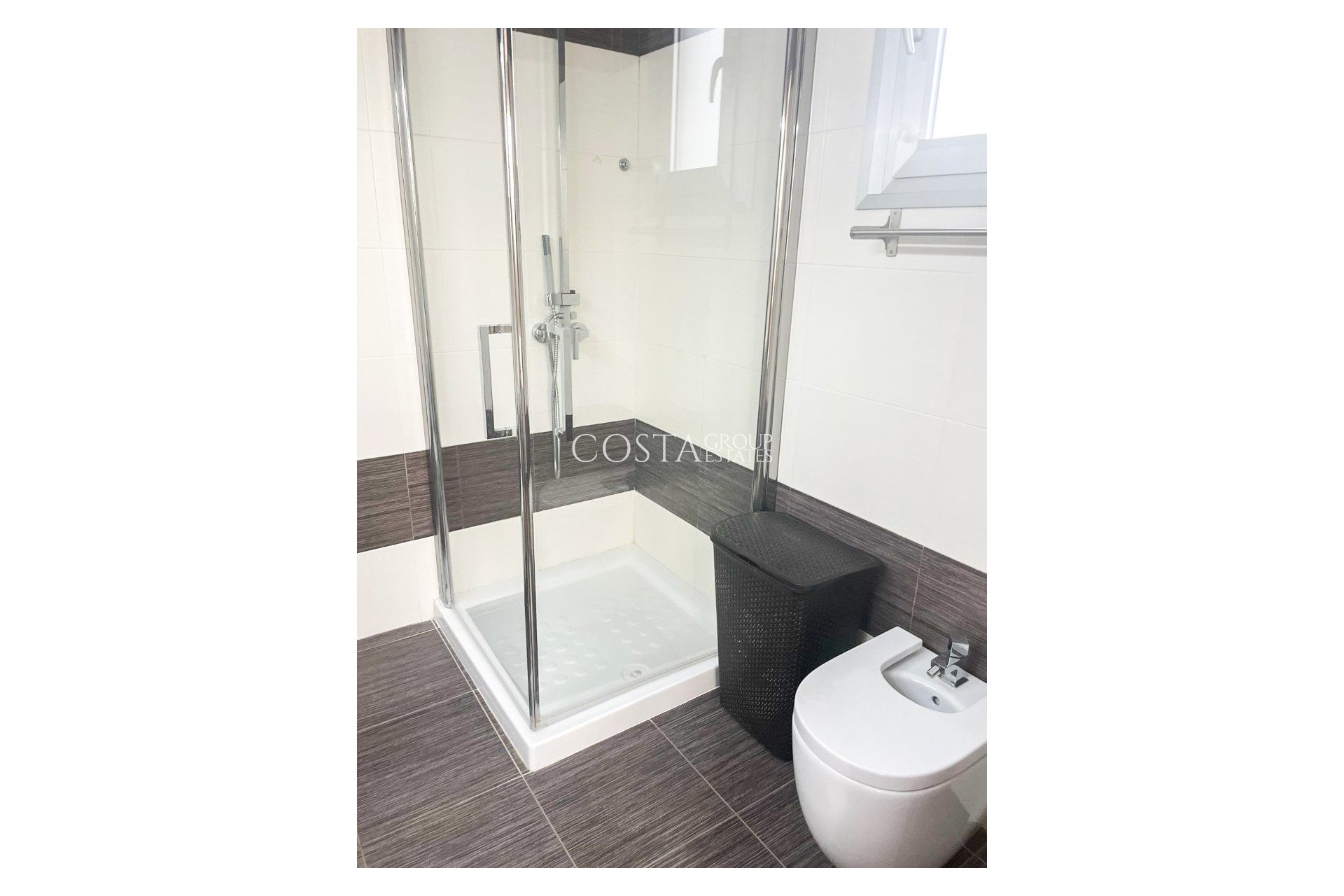 Resale - Villa -
Orihuela - Mil Palmeras