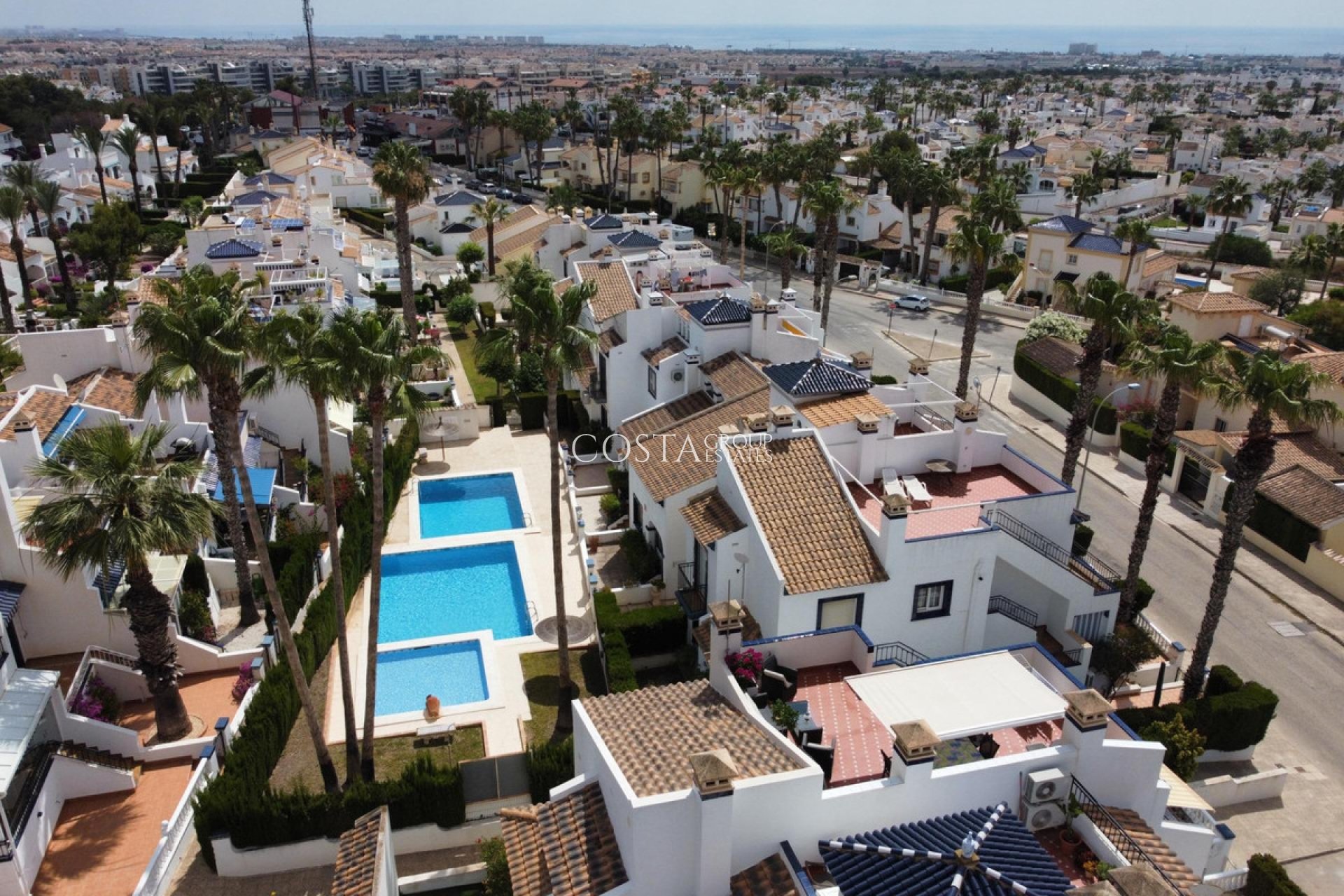 Resale - Villa -
Orihuela - Orihuela Costa
