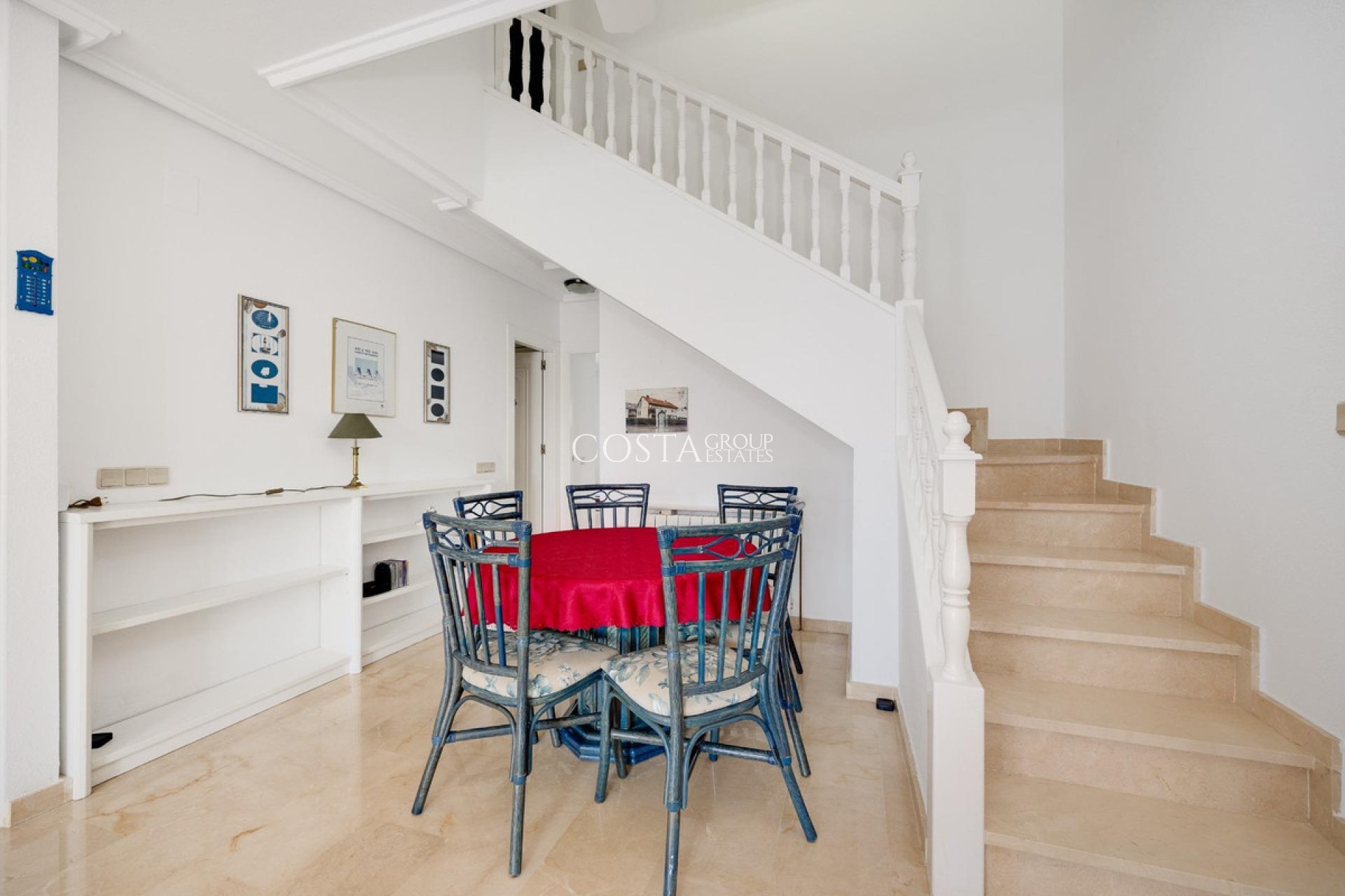 Resale - Villa -
Orihuela - Orihuela Costa