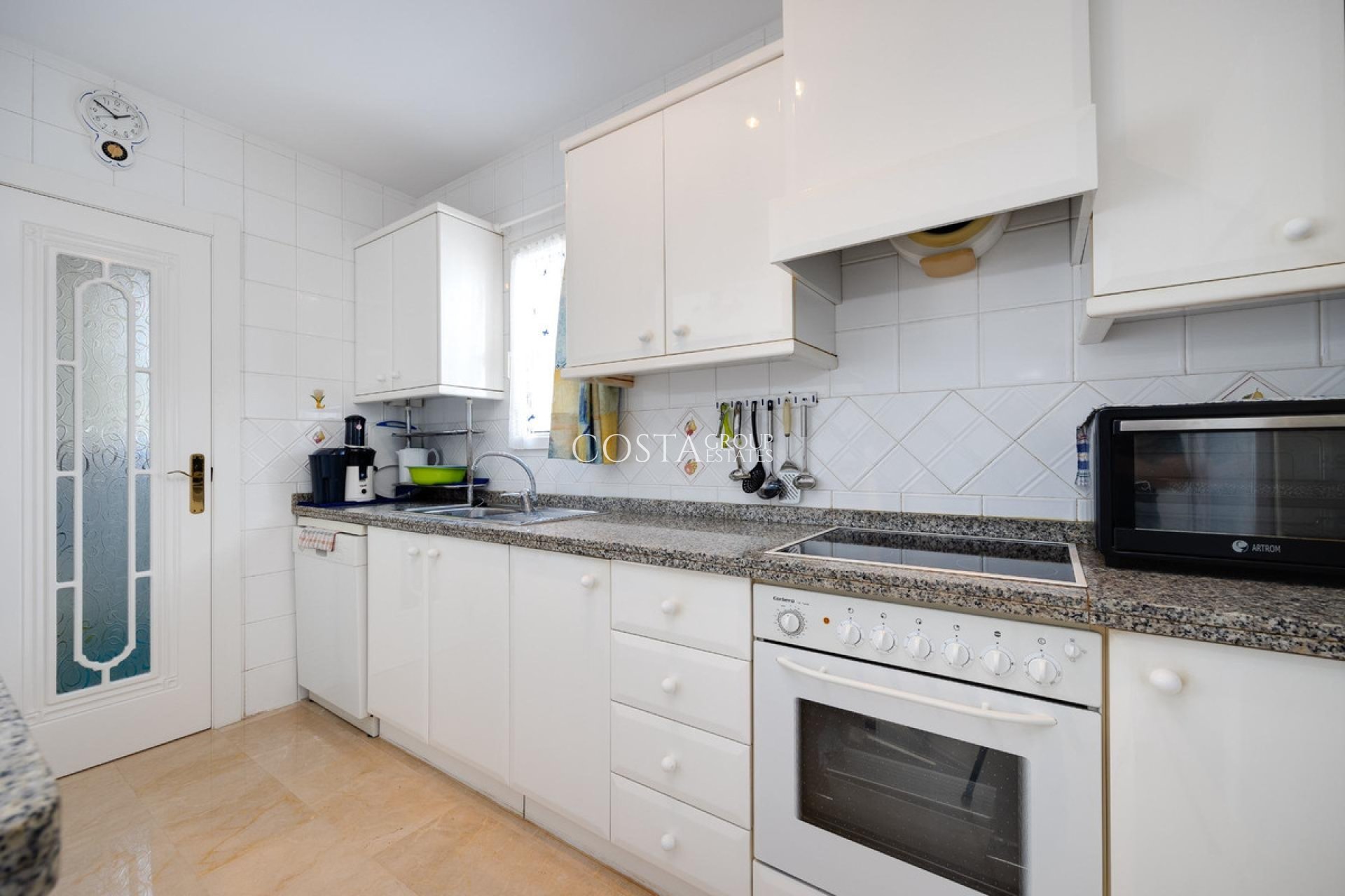 Resale - Villa -
Orihuela - Orihuela Costa