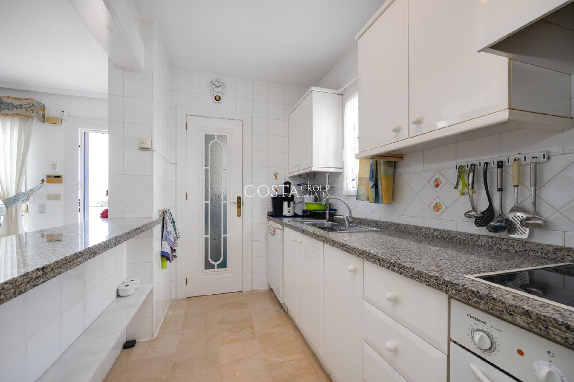 Resale - Villa -
Orihuela - Orihuela Costa