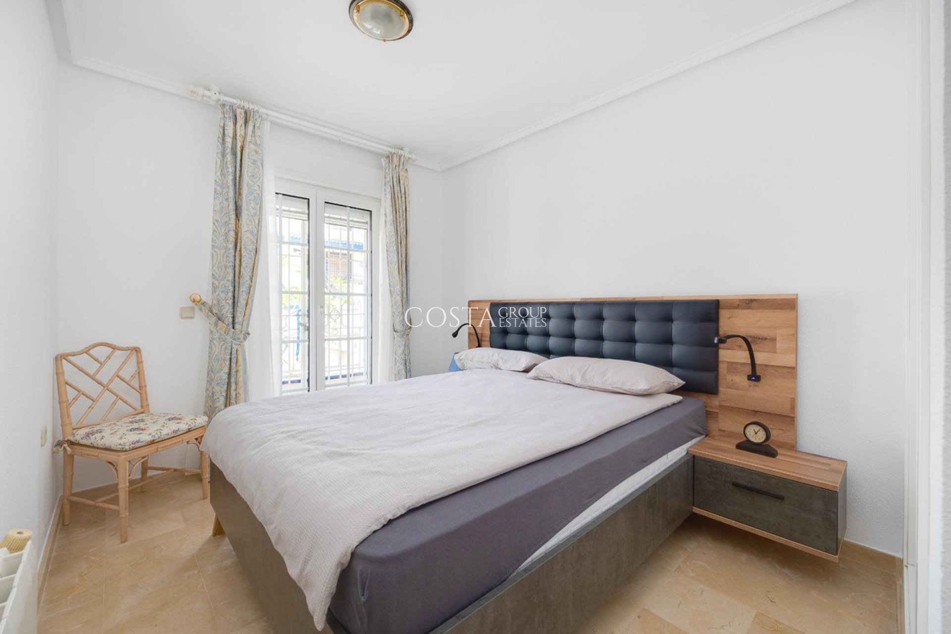 Resale - Villa -
Orihuela - Orihuela Costa
