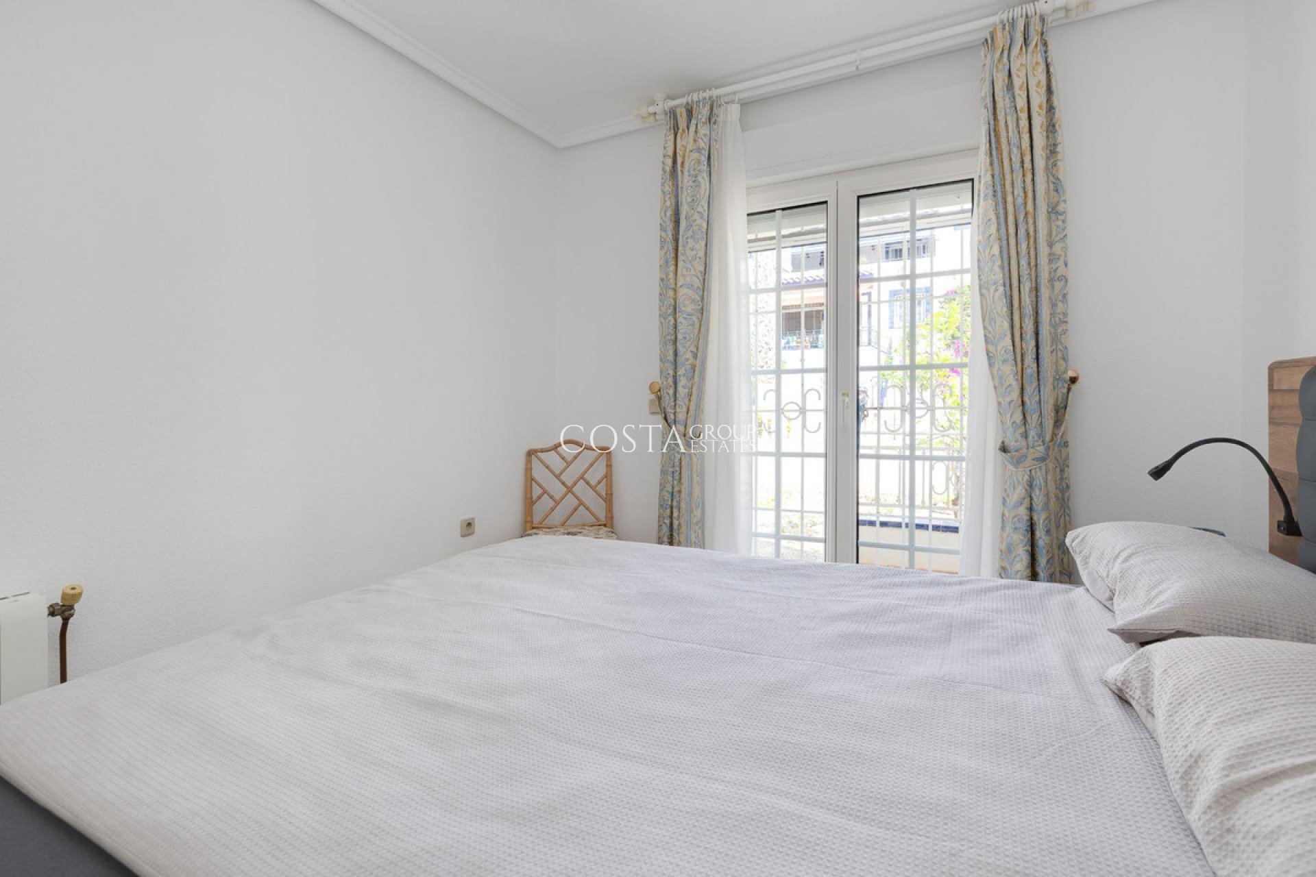 Resale - Villa -
Orihuela - Orihuela Costa