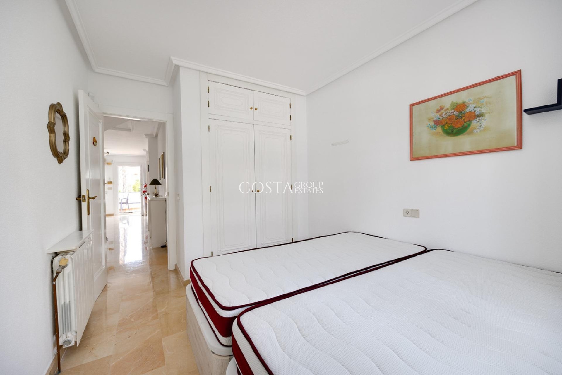 Resale - Villa -
Orihuela - Orihuela Costa