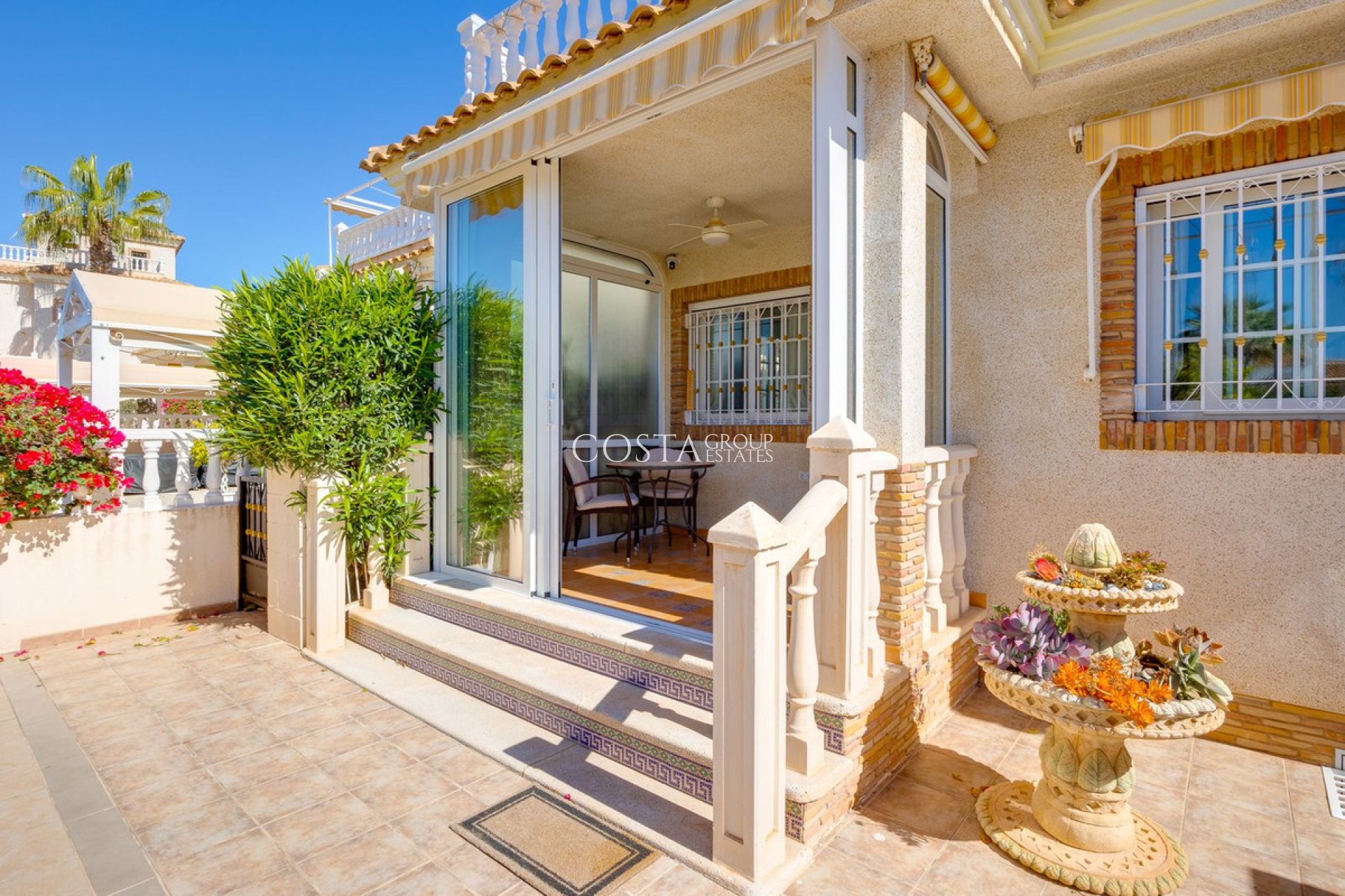 Resale - Villa -
Orihuela - Orihuela Costa