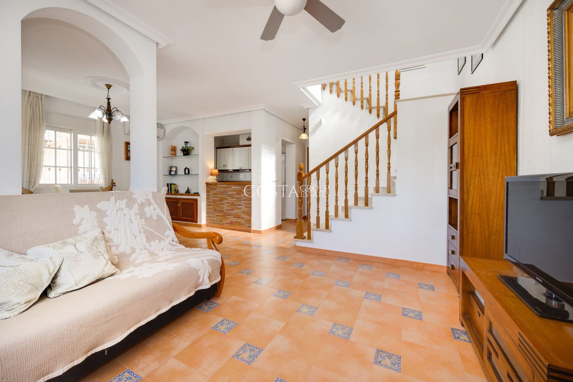 Resale - Villa -
Orihuela - Orihuela Costa