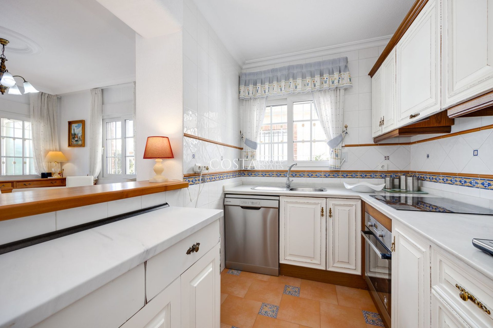 Resale - Villa -
Orihuela - Orihuela Costa