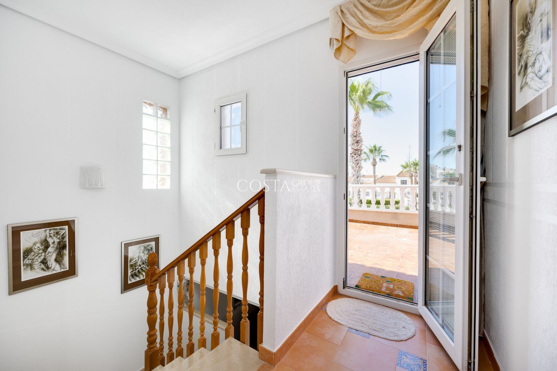 Resale - Villa -
Orihuela - Orihuela Costa