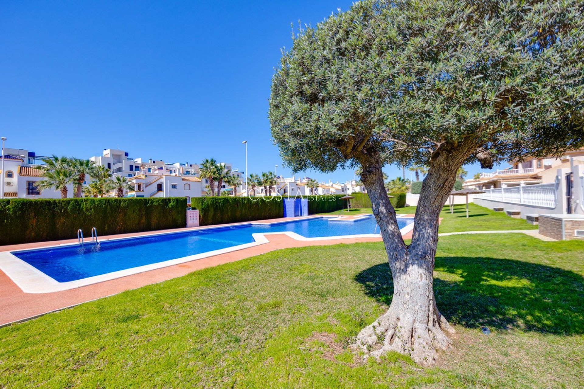Resale - Villa -
Orihuela - Orihuela Costa