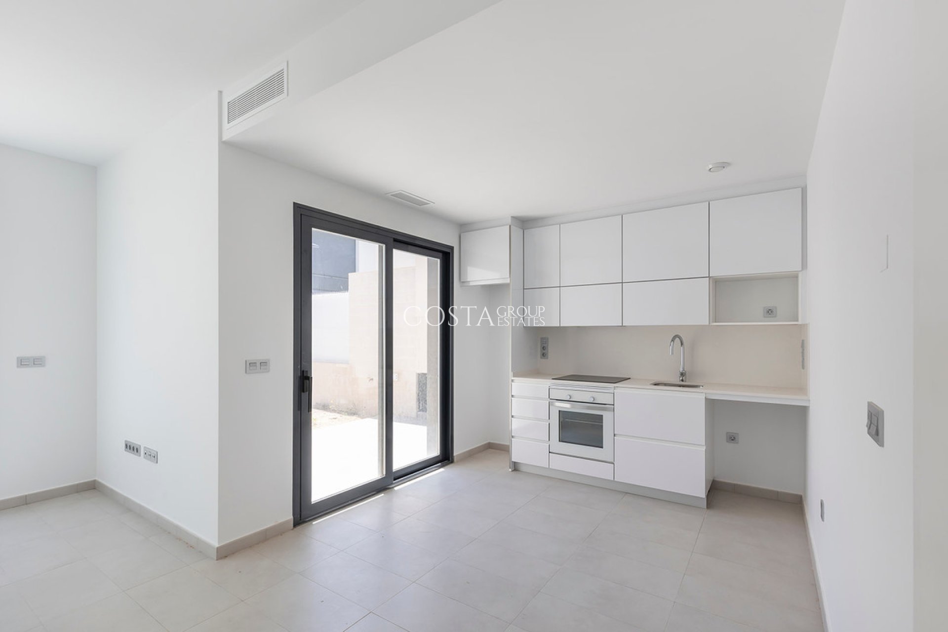 Resale - Villa -
Orihuela - Orihuela Costa