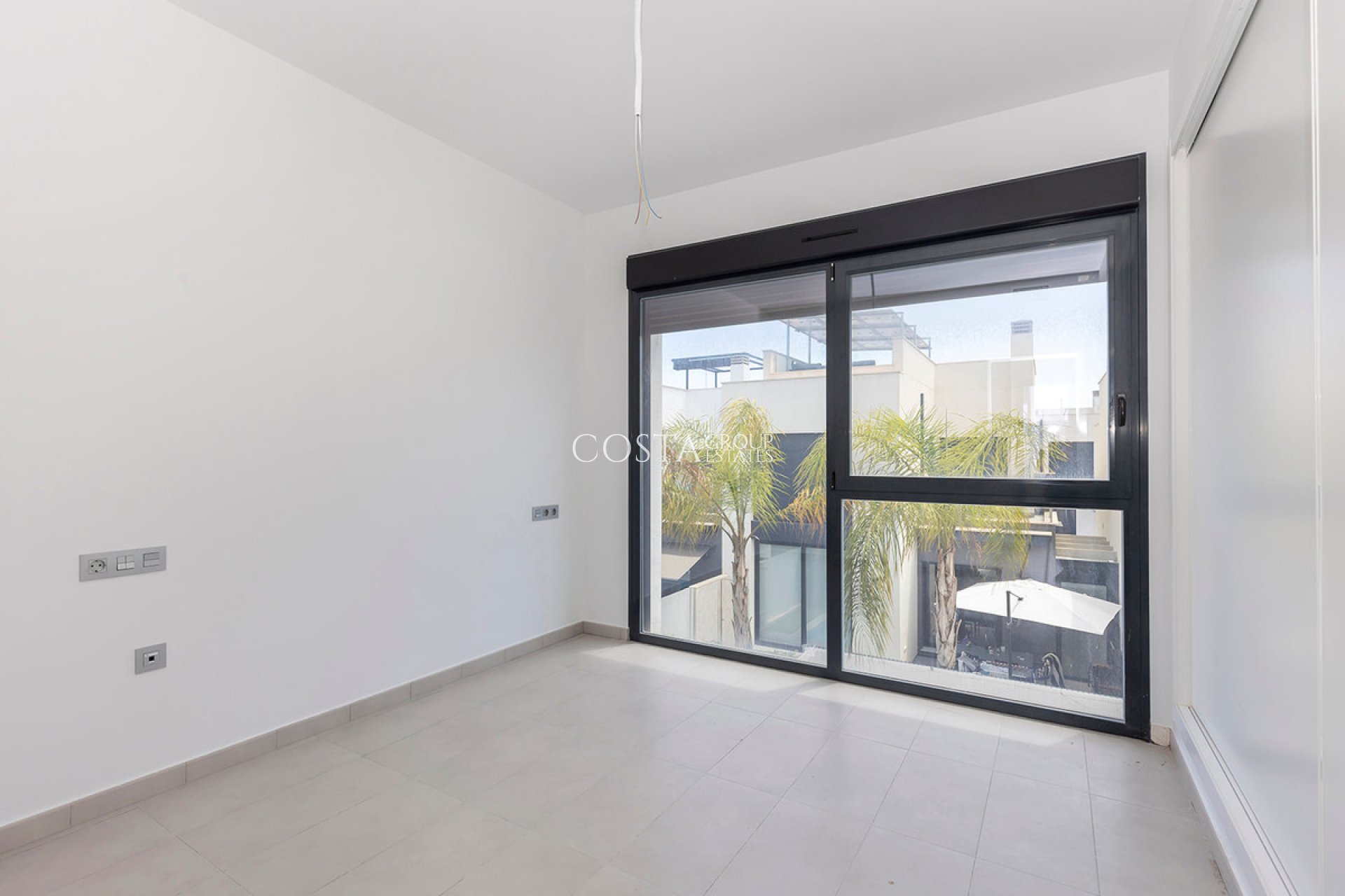Resale - Villa -
Orihuela - Orihuela Costa