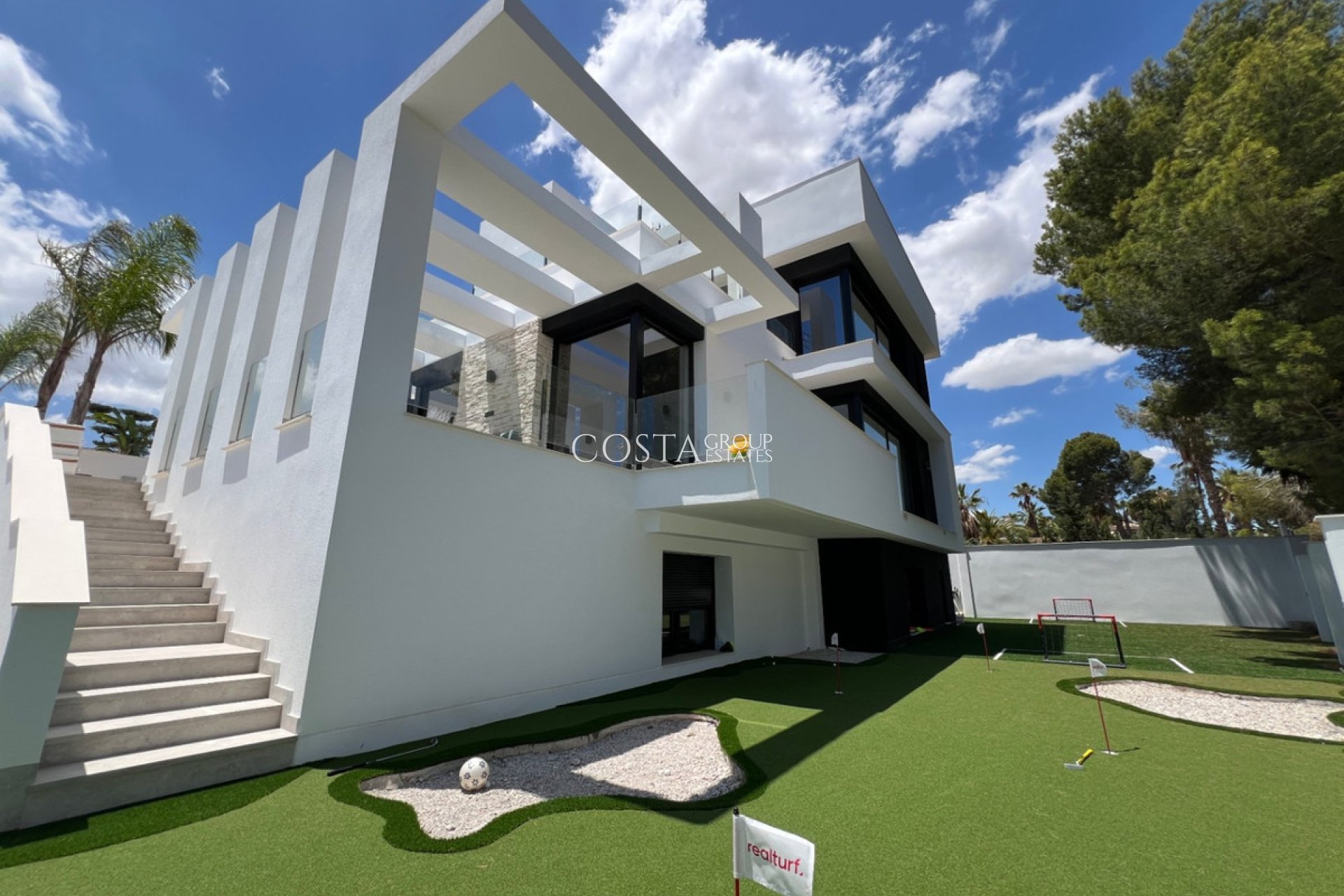 Resale - Villa -
Orihuela - Orihuela Costa