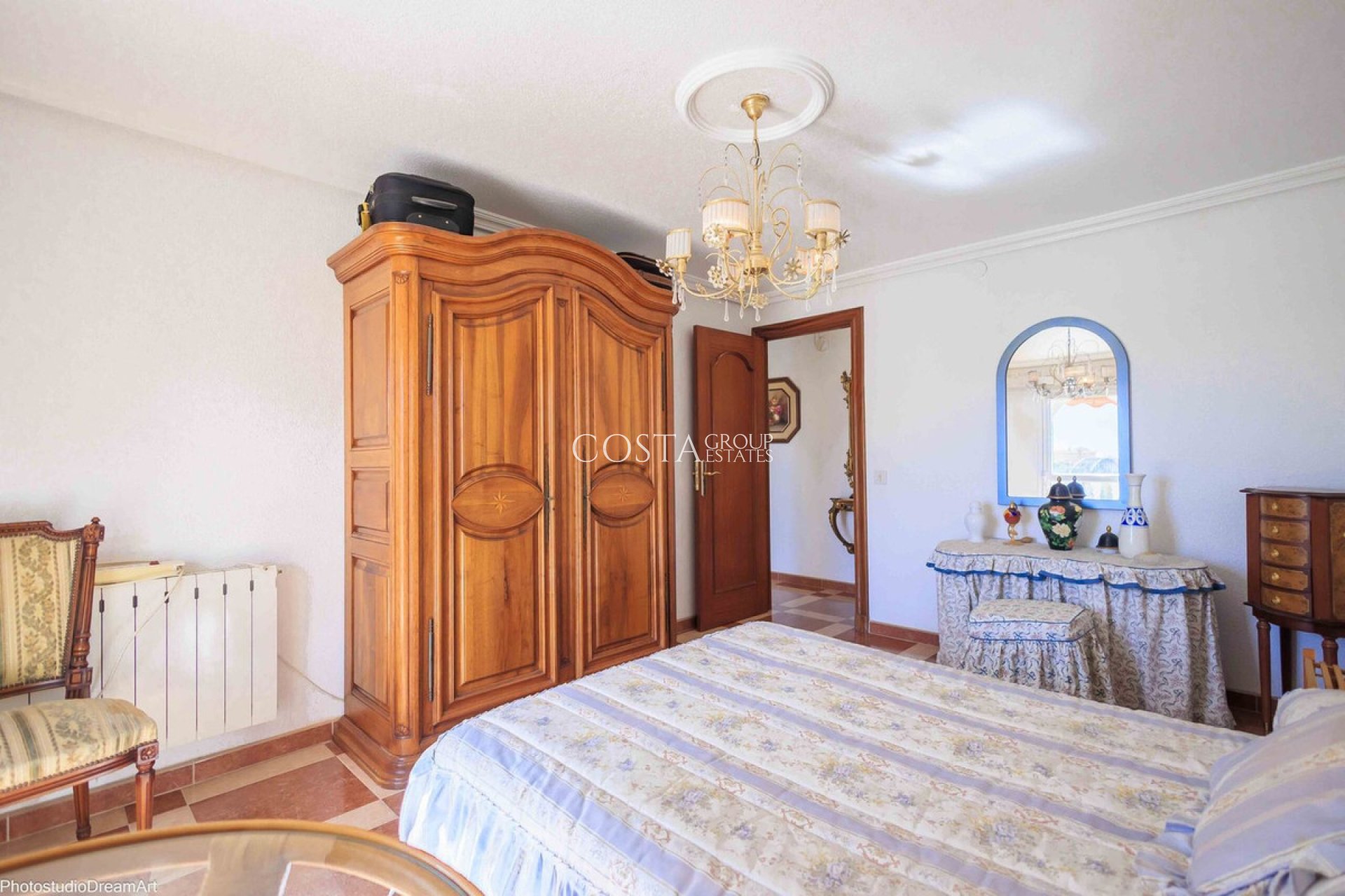 Resale - Villa -
Orihuela - Orihuela Costa